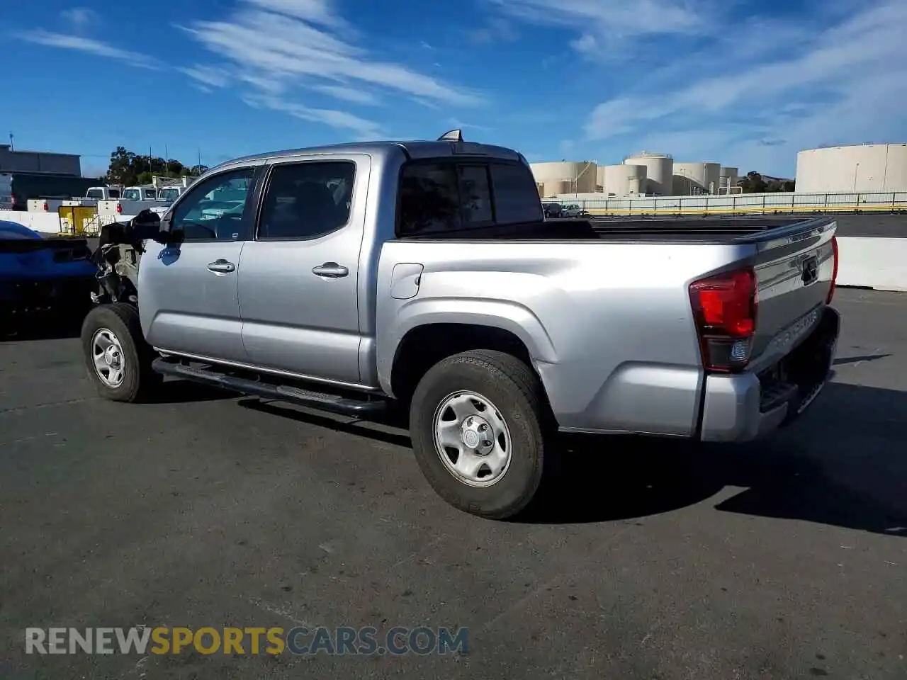 2 fotografías del automóvil dañado 3TYAX5GN1MT028105 TOYOTA TACOMA 2021