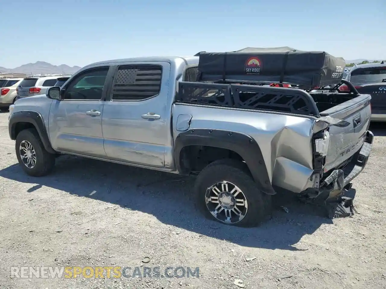 2 fotografías del automóvil dañado 3TYAX5GN1MT030288 TOYOTA TACOMA 2021