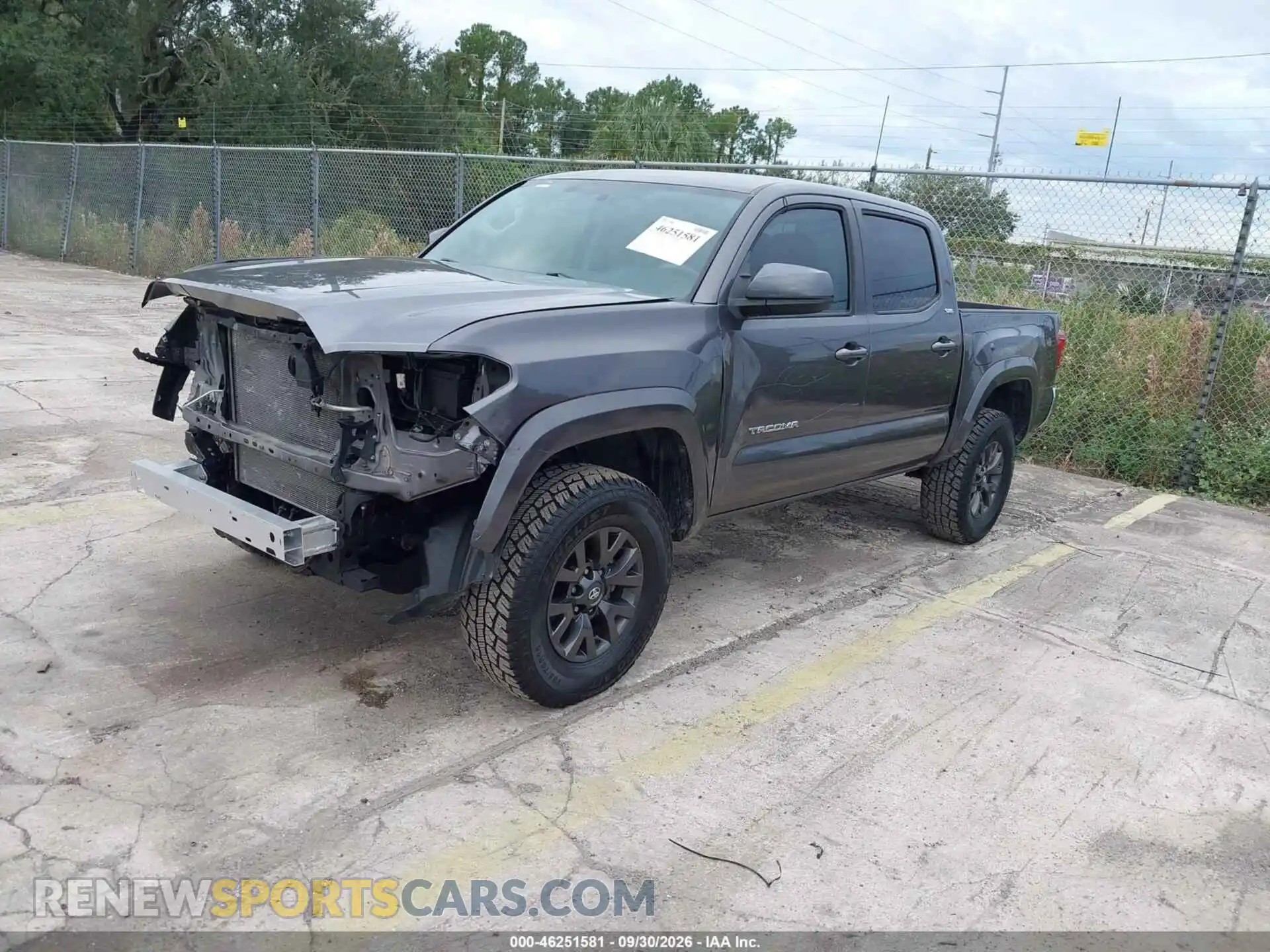 2 fotografías del automóvil dañado 3TYAX5GN3MT028767 TOYOTA TACOMA 2021