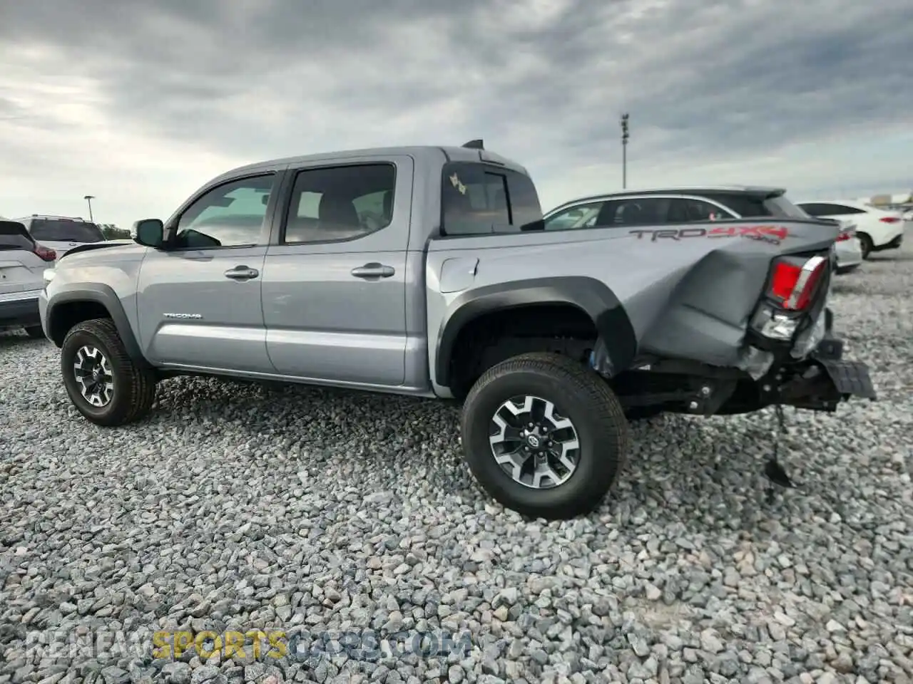 2 fotografías del automóvil dañado 3TYCZ5AN4MT011925 TOYOTA TACOMA 2021