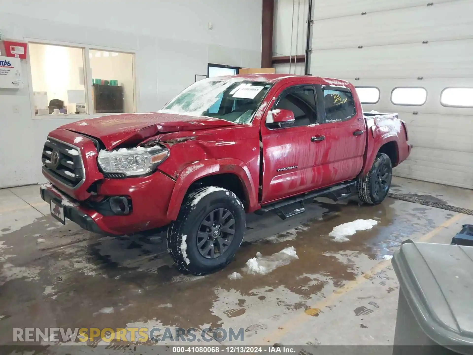 2 fotografías del automóvil dañado 3TMAZ5CN6NM166364 TOYOTA TACOMA 2022