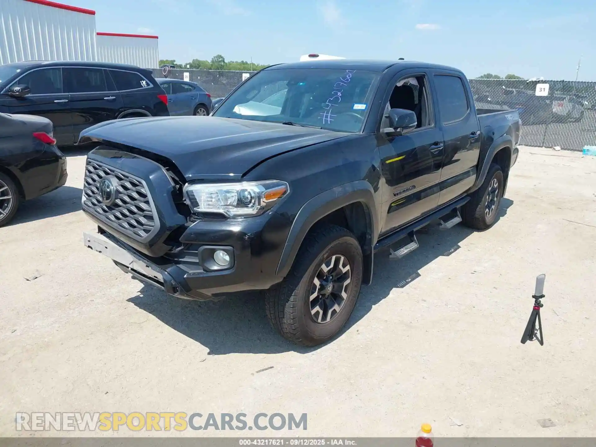 2 fotografías del automóvil dañado 3TMCZ5AN2NM481030 TOYOTA TACOMA 2022