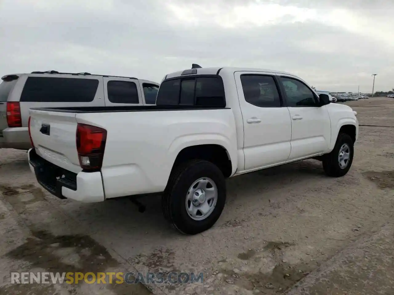 3 Photograph of a damaged car 3TYAX5GN0NT044183 TOYOTA TACOMA 2022