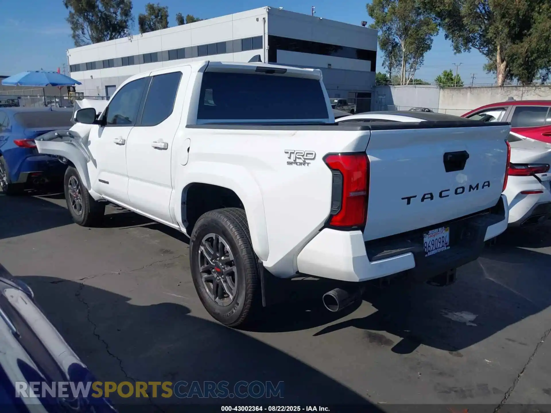 3 Фотография поврежденного автомобиля 3TMKB5FN0RM016843 TOYOTA TACOMA 2024