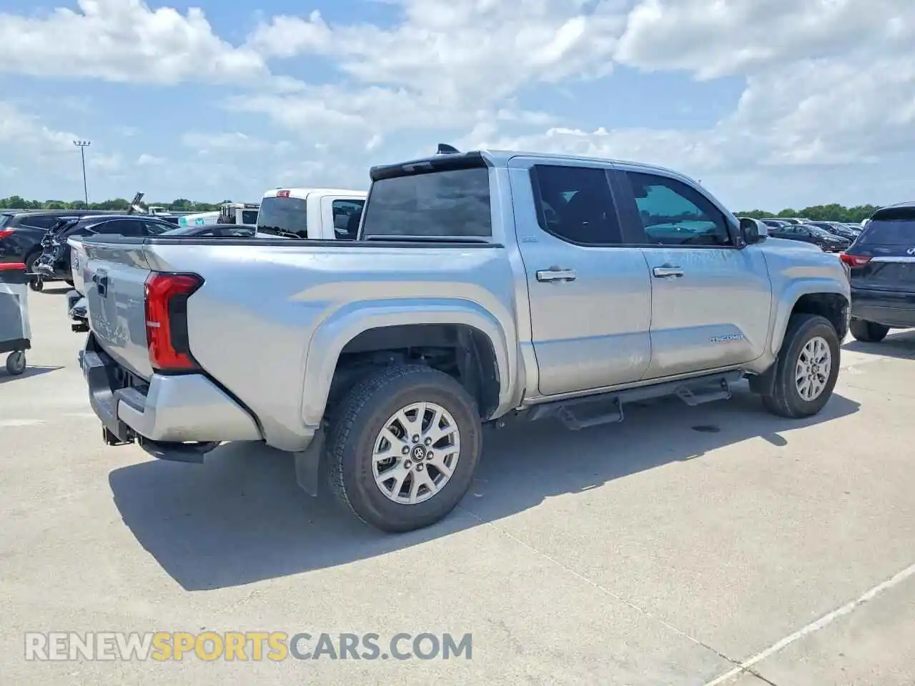 3 fotografías del automóvil dañado 3TMKB5FN1RM022022 TOYOTA TACOMA 2024