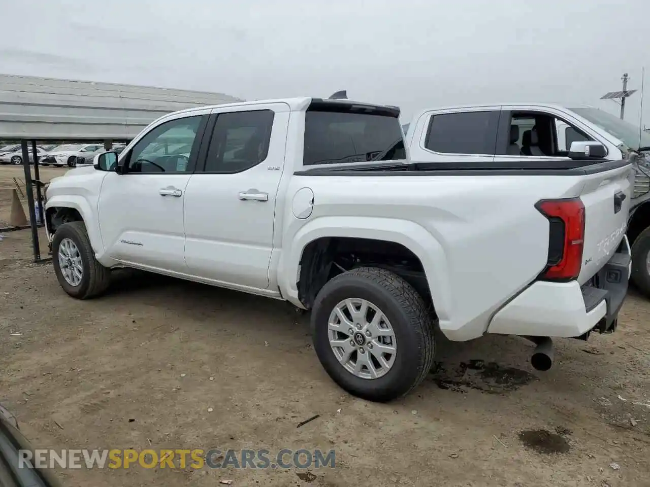 2 fotografías del automóvil dañado 3TMKB5FN2RM012616 TOYOTA TACOMA 2024