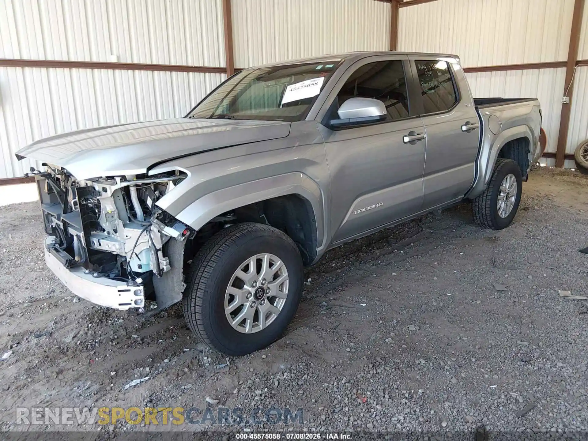 2 fotografías del automóvil dañado 3TMKB5FN2RM022272 TOYOTA TACOMA 2024