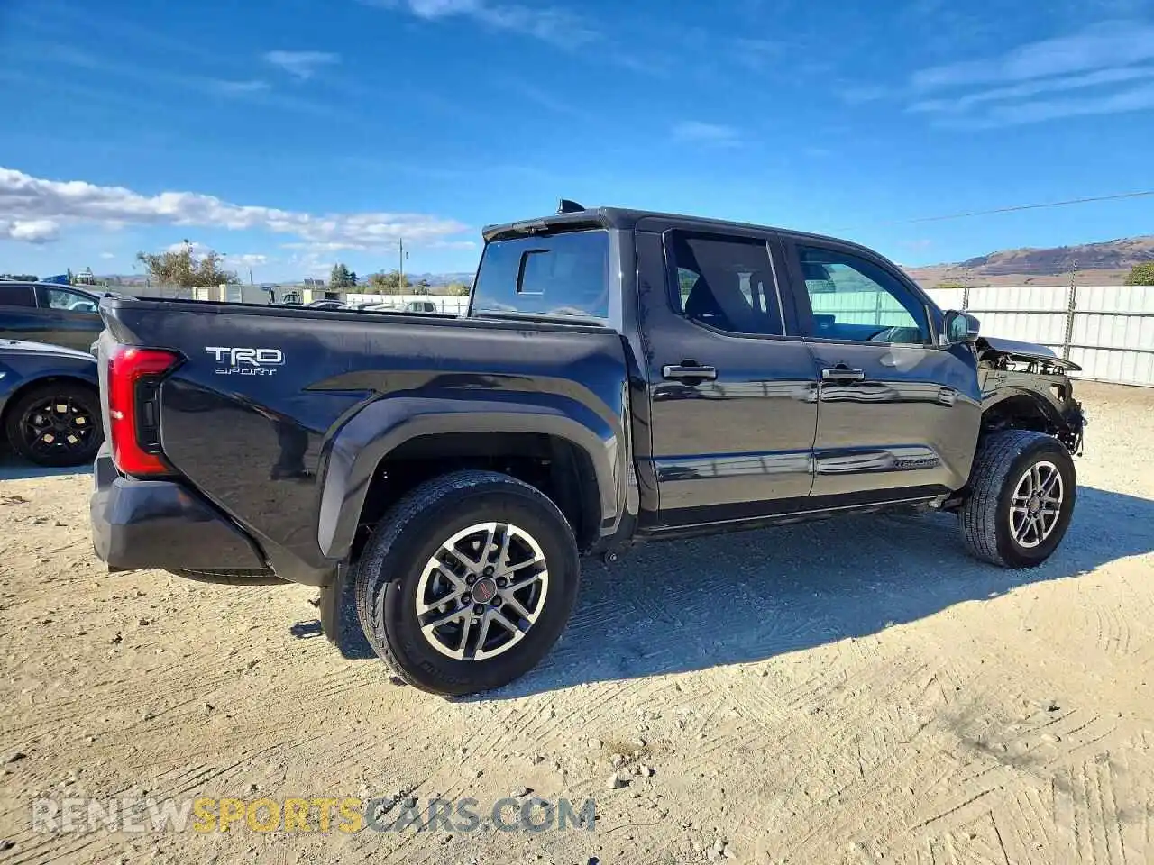 3 Фотография поврежденного автомобиля 3TMKB5FN3RM004055 TOYOTA TACOMA 2024