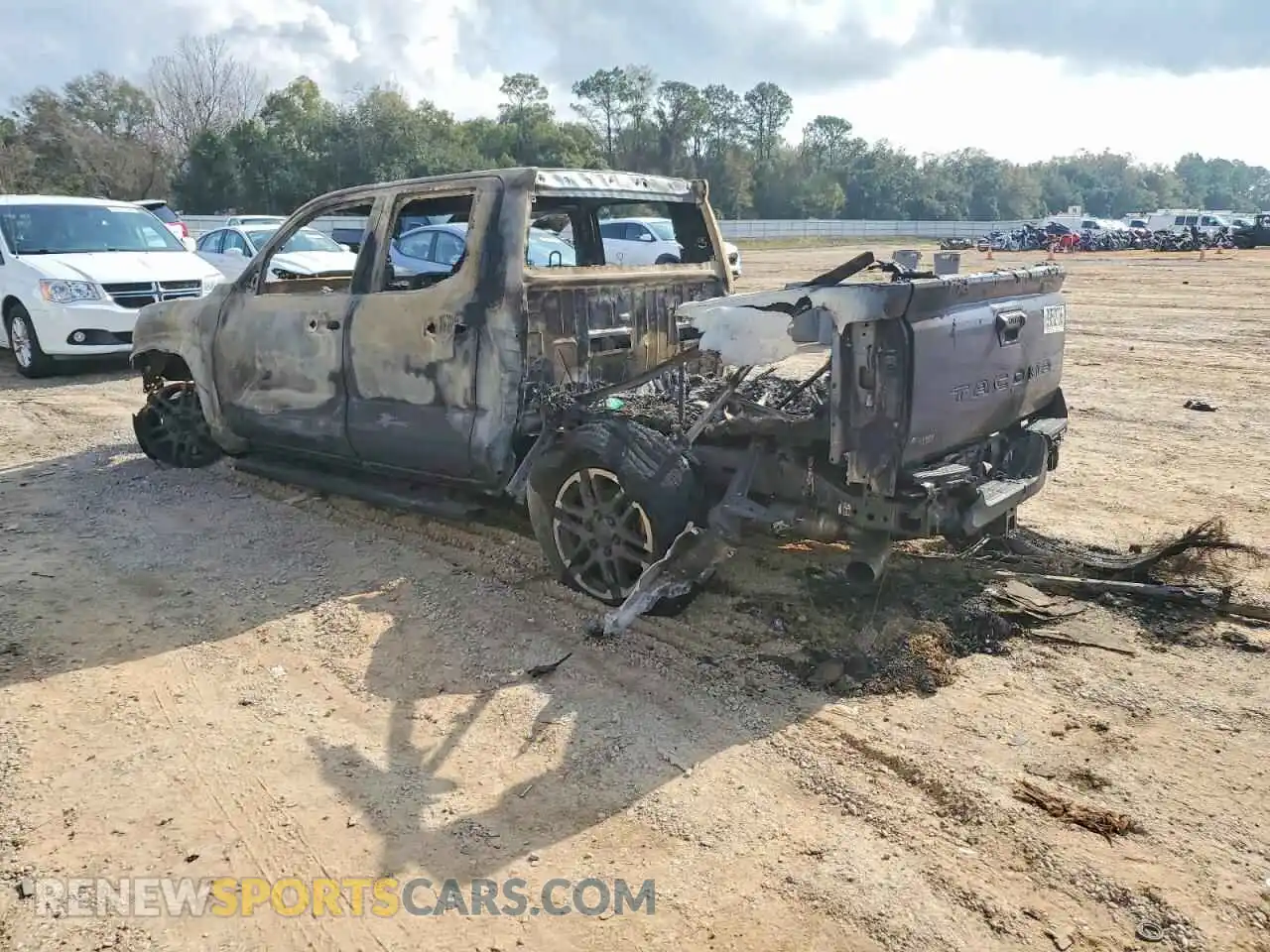 2 Фотография поврежденного автомобиля 3TMKB5FN3RM006324 TOYOTA TACOMA 2024