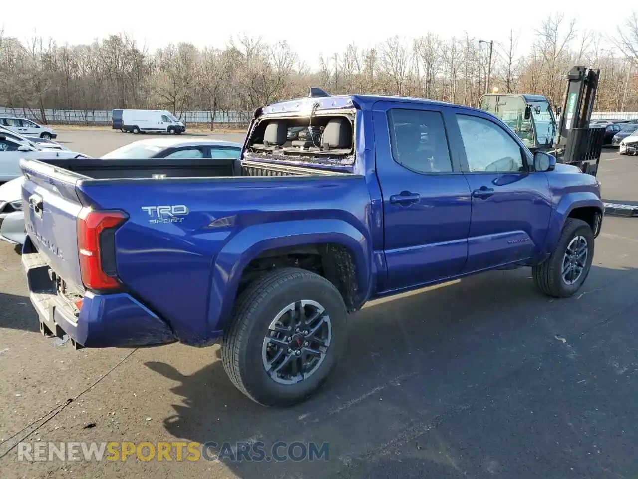 3 fotografías del automóvil dañado 3TMKB5FN3RM011183 TOYOTA TACOMA 2024