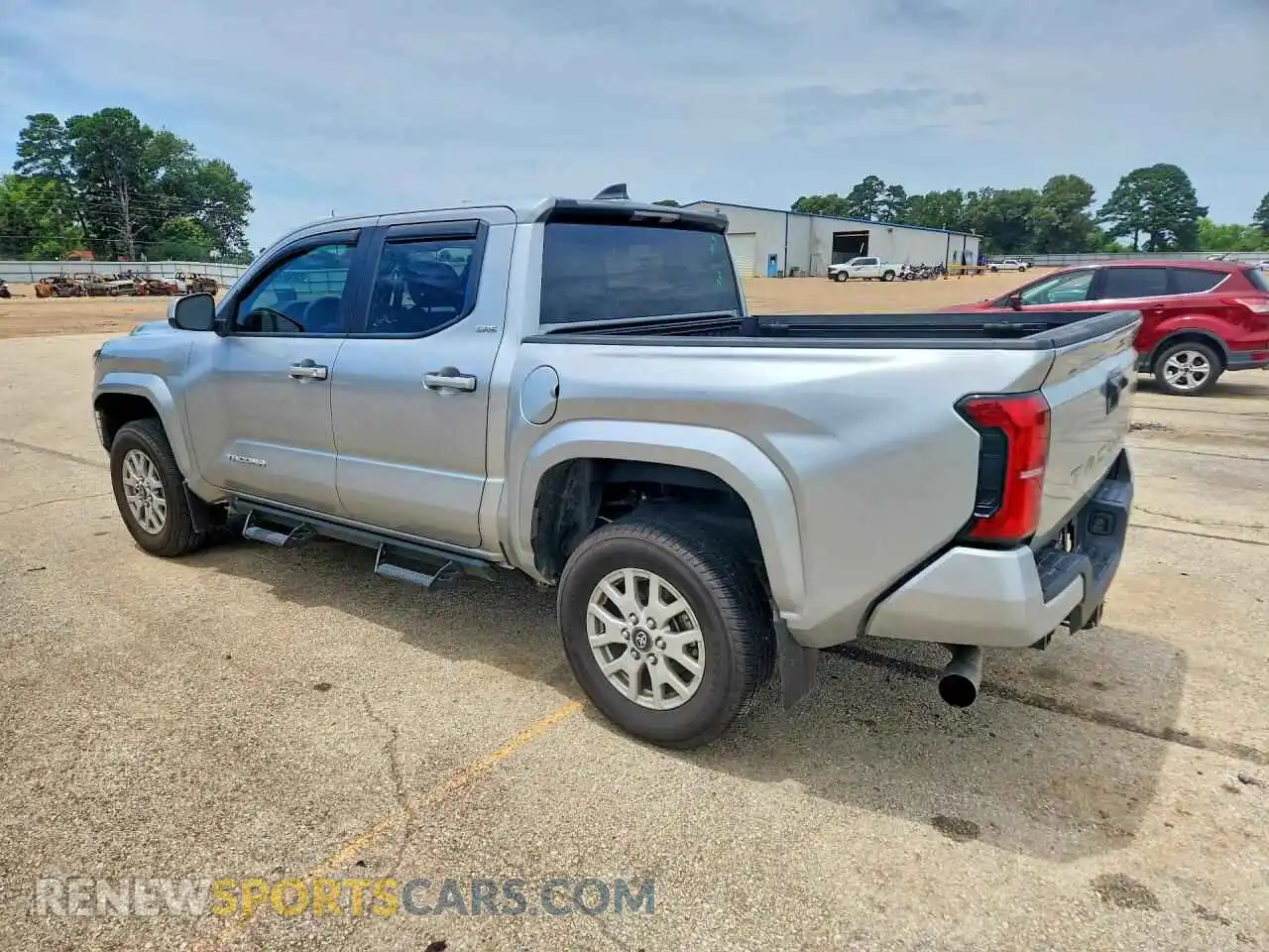 2 fotografías del automóvil dañado 3TMKB5FN6RM011694 TOYOTA TACOMA 2024