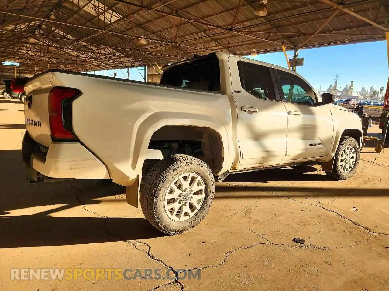 3 fotografías del automóvil dañado 3TMKB5FN6RM015986 TOYOTA TACOMA 2024