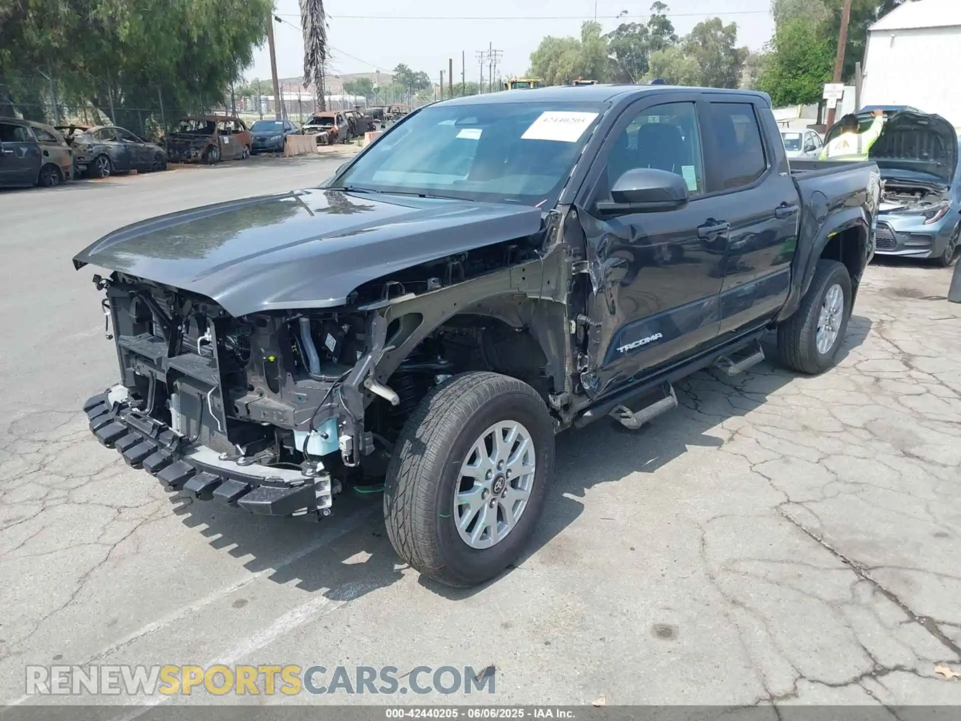 2 Фотография поврежденного автомобиля 3TMKB5FN6RM023621 TOYOTA TACOMA 2024
