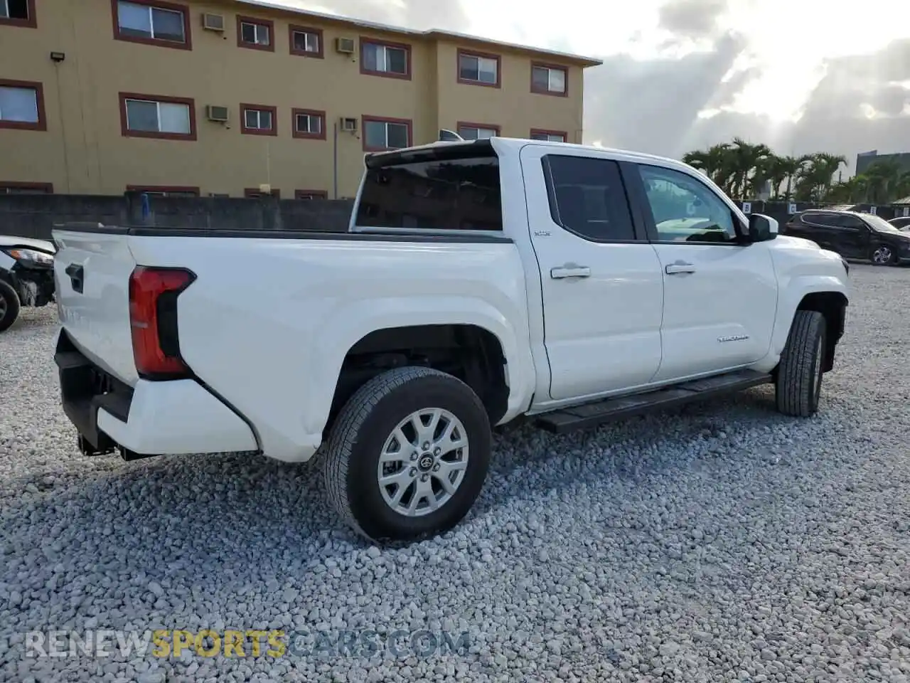 3 Фотография поврежденного автомобиля 3TMKB5FN6RM024364 TOYOTA TACOMA 2024