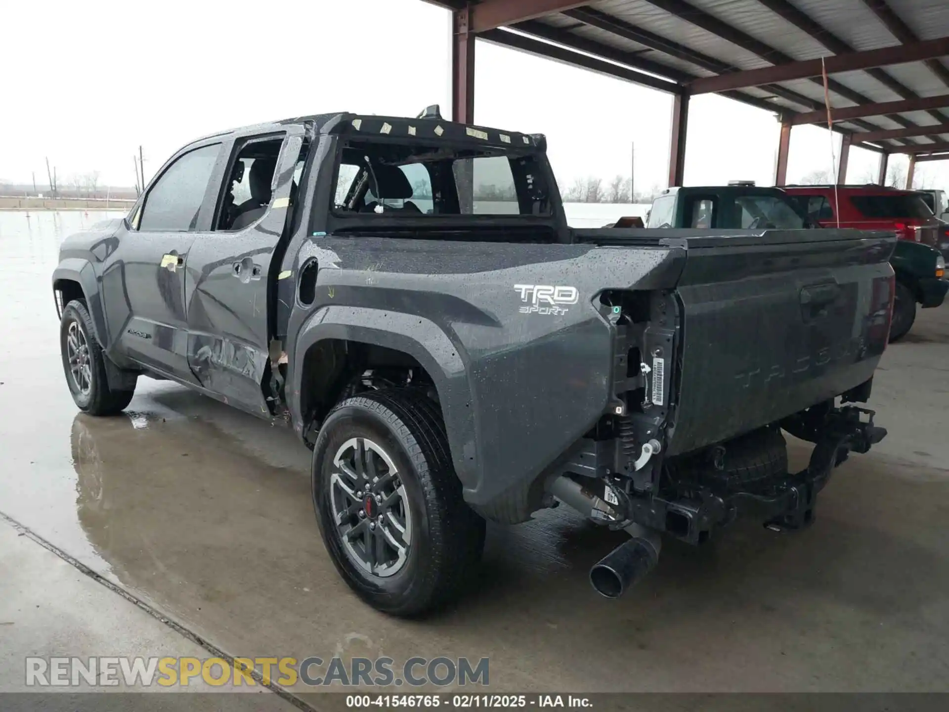 3 fotografías del automóvil dañado 3TMKB5FN8RM014421 TOYOTA TACOMA 2024
