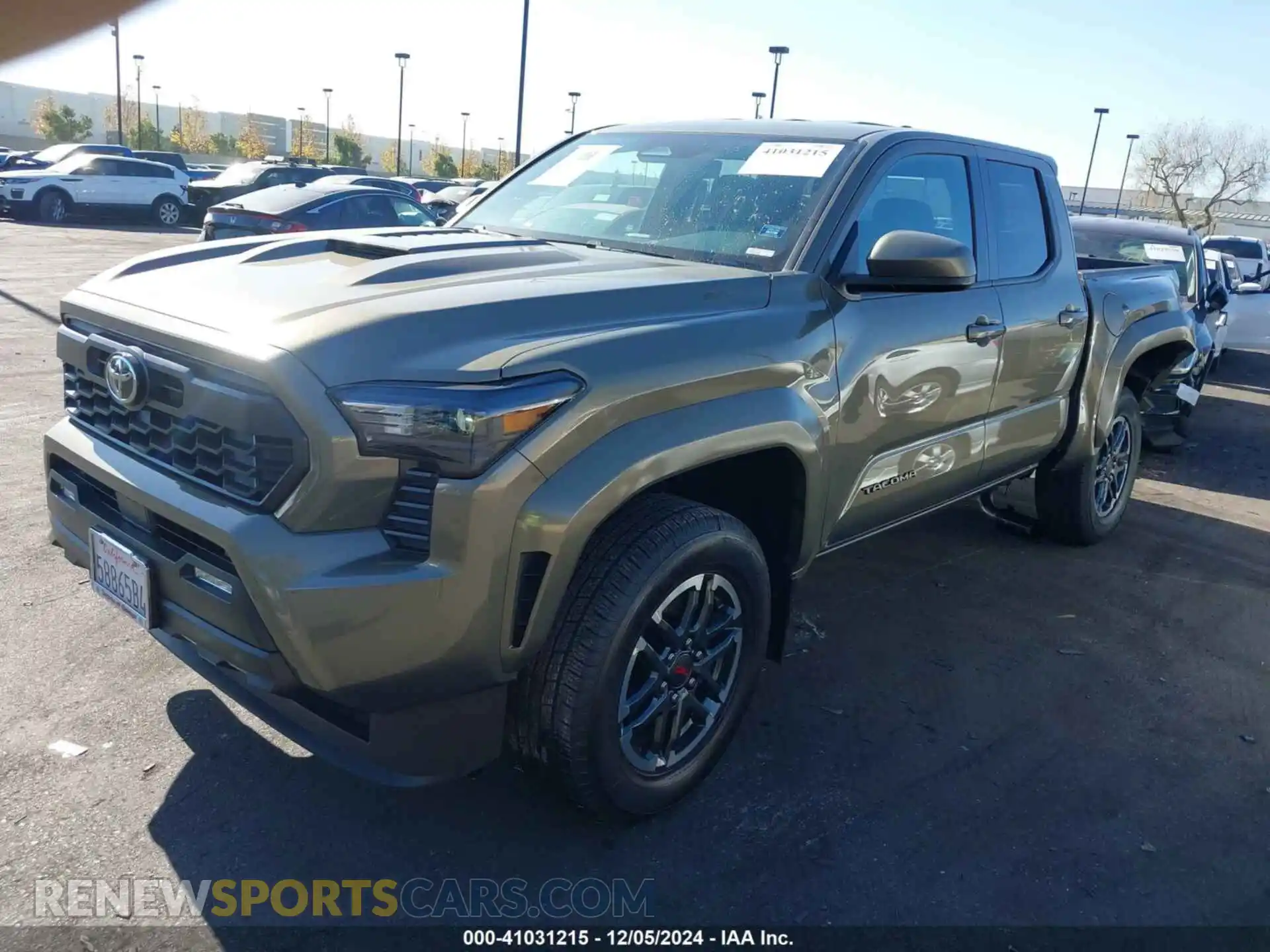 2 fotografías del automóvil dañado 3TMKB5FN8RM016539 TOYOTA TACOMA 2024