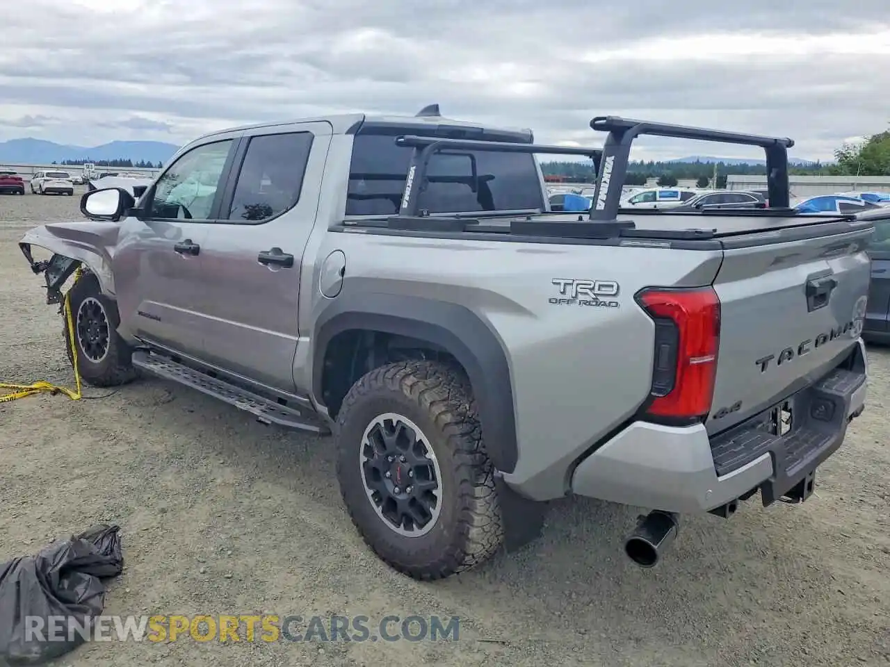 2 fotografías del automóvil dañado 3TMLB5JN4RM066625 TOYOTA TACOMA 2024