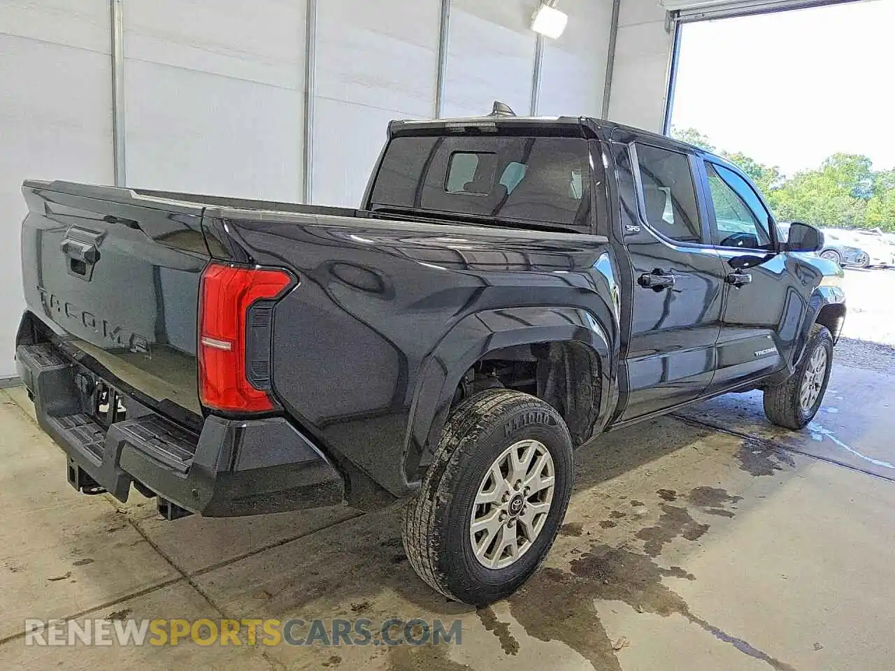 3 Photograph of a damaged car 3TYKB5FN0RT000520 TOYOTA TACOMA 2024