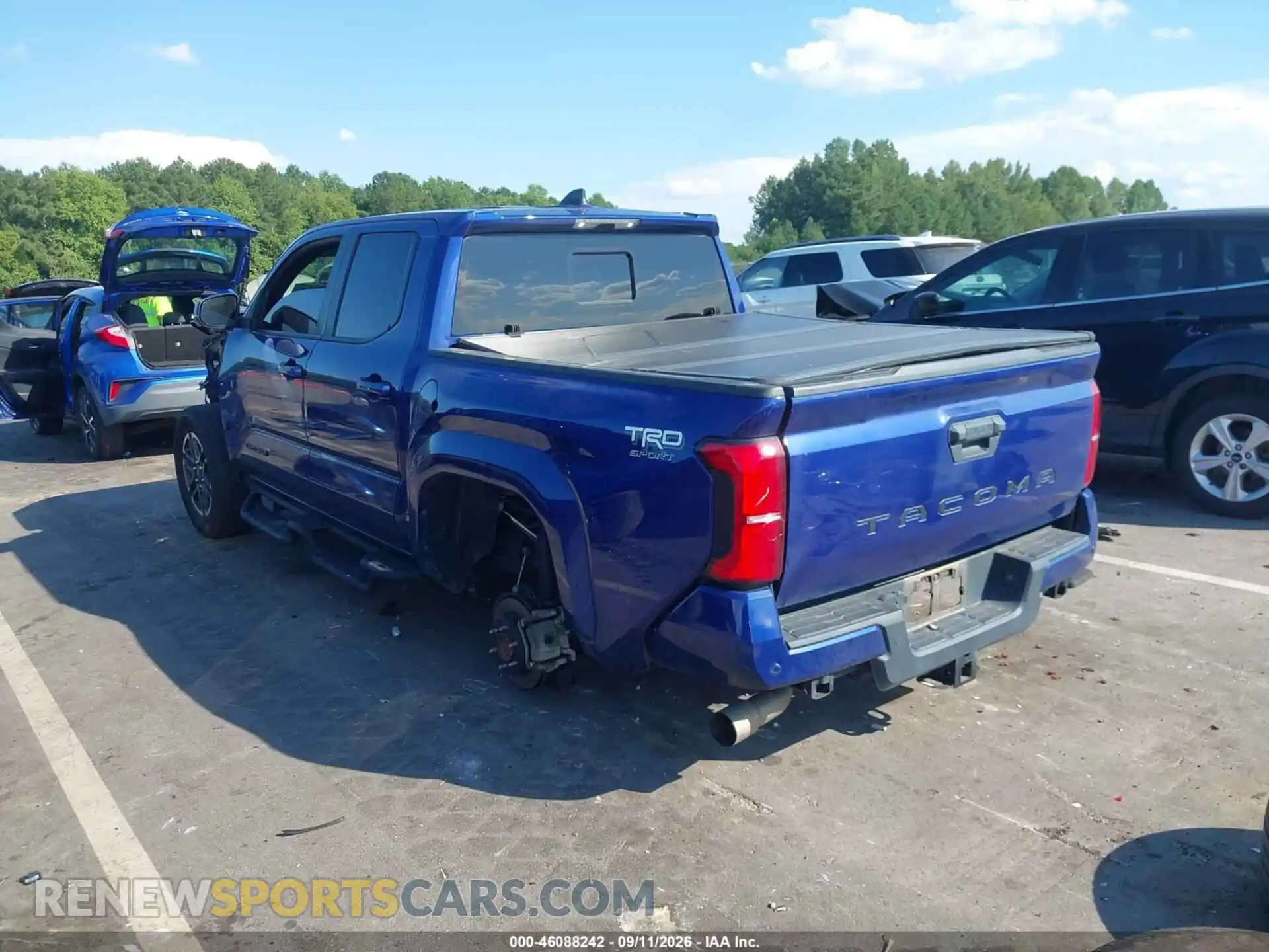 3 Фотография поврежденного автомобиля 3TYKB5FN2RT011003 TOYOTA TACOMA 2024