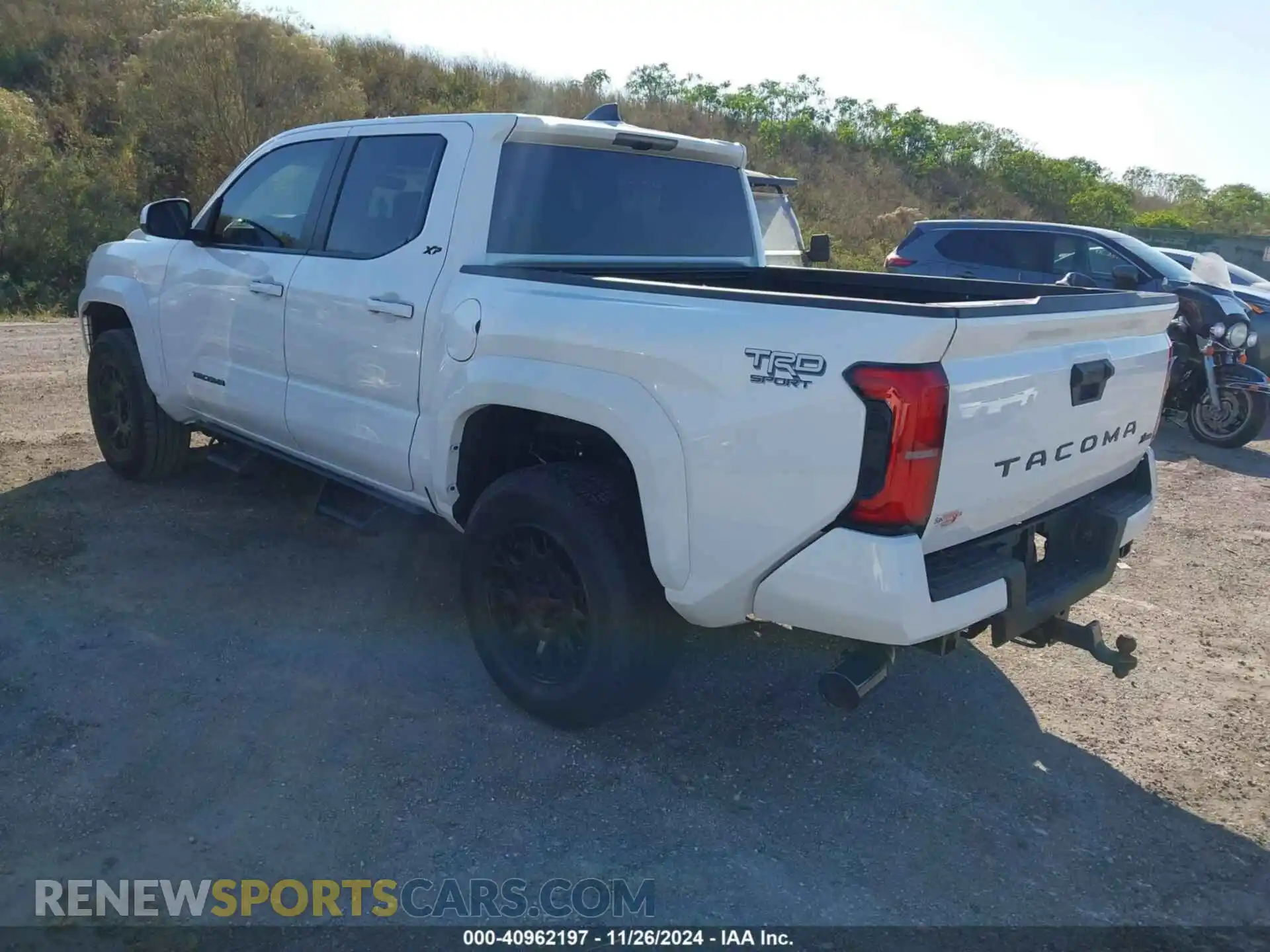 3 fotografías del automóvil dañado 3TYKB5FN3RT003833 TOYOTA TACOMA 2024