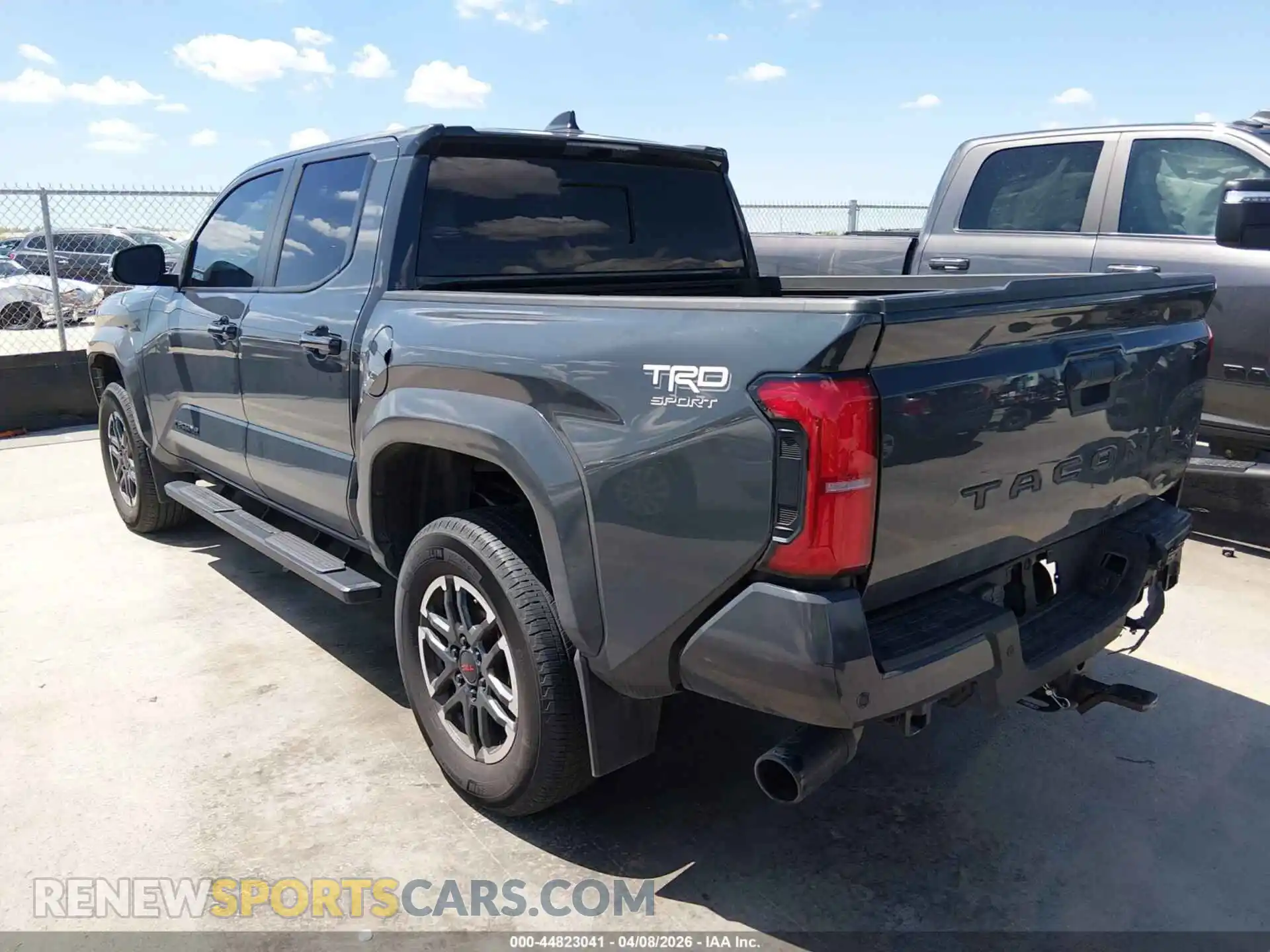 3 Фотография поврежденного автомобиля 3TYKB5FN8RT001155 TOYOTA TACOMA 2024