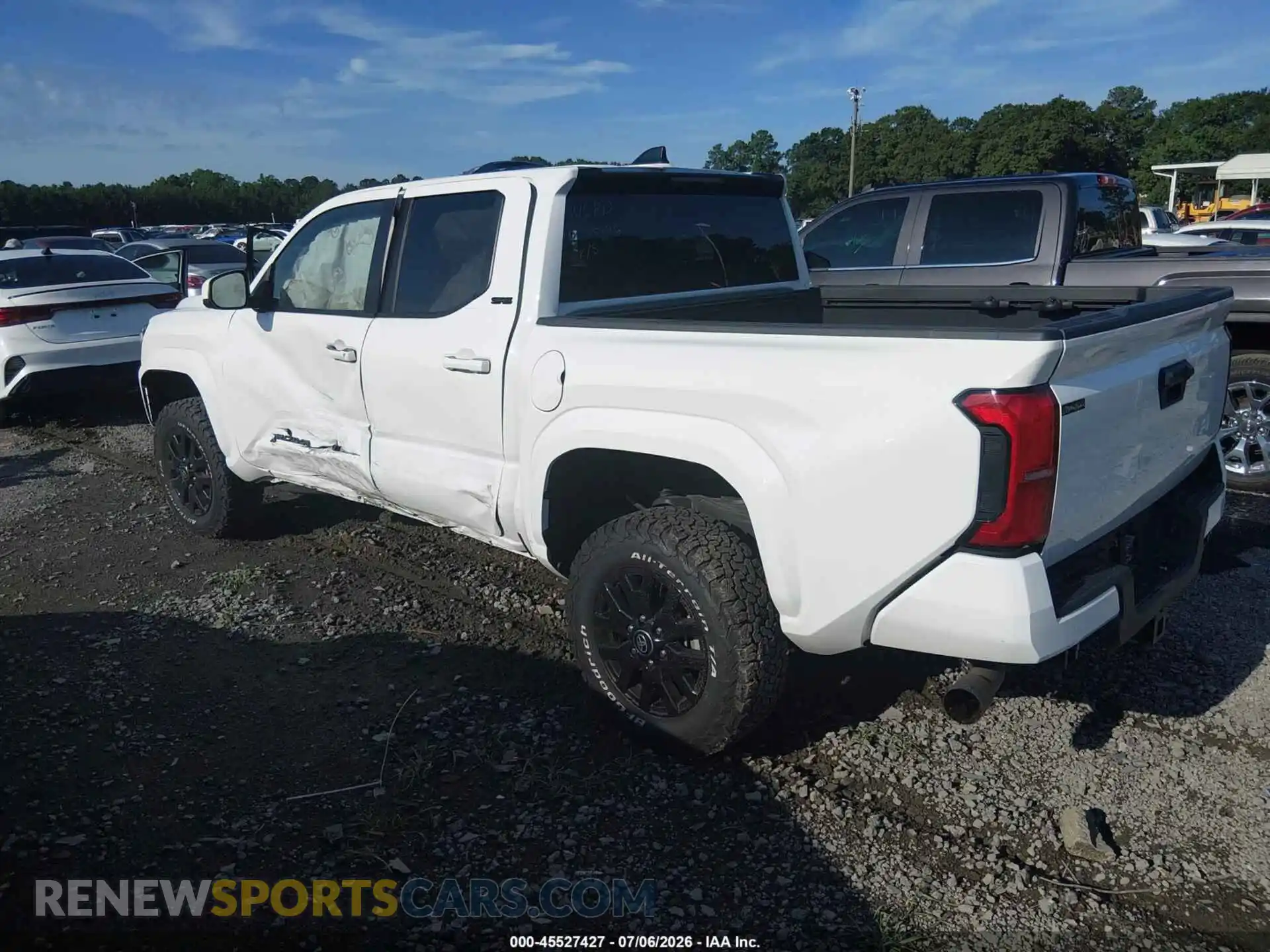 3 fotografías del automóvil dañado 3TYKB5FN8RT001477 TOYOTA TACOMA 2024