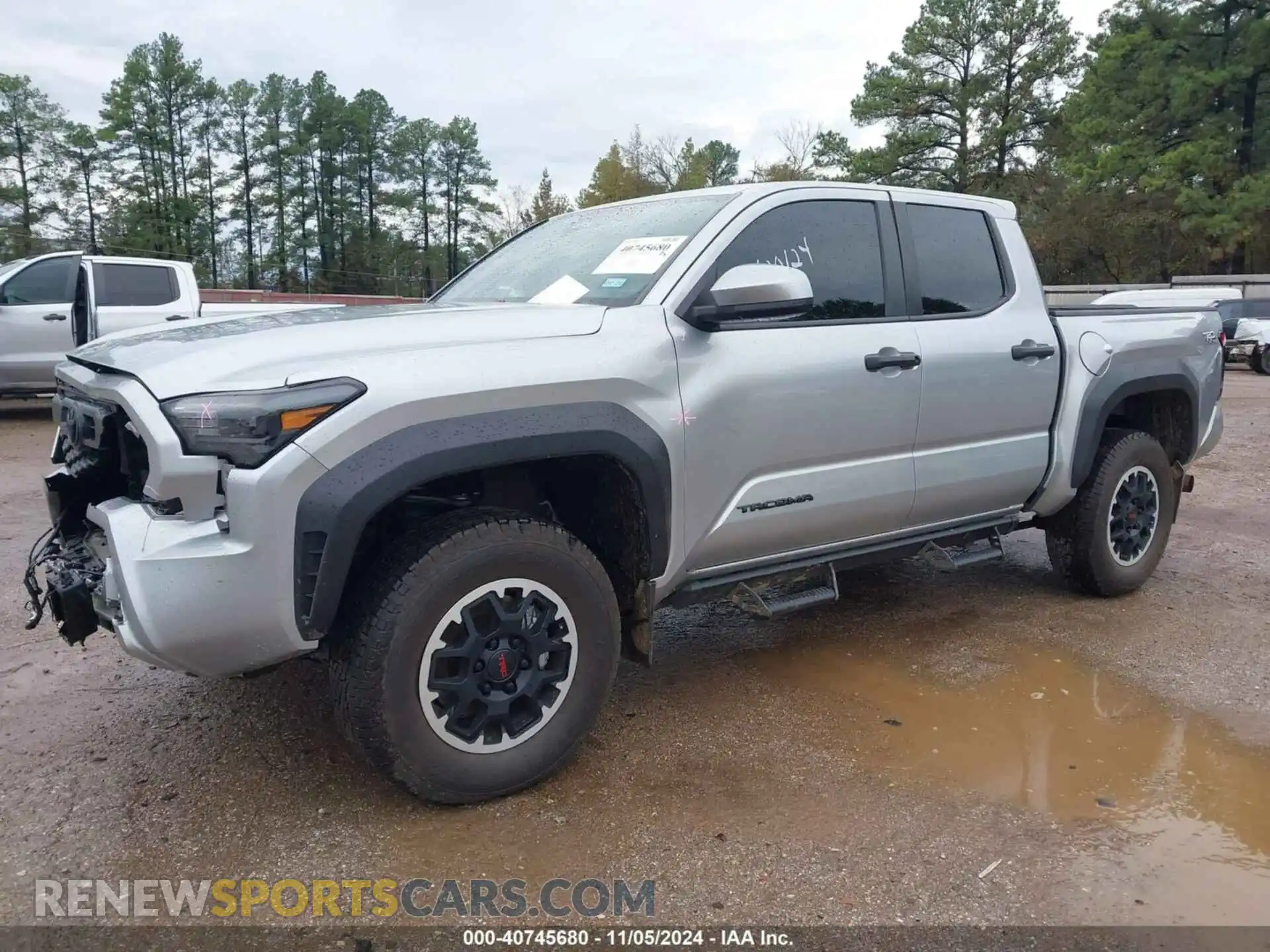 2 fotografías del automóvil dañado 3TYLB5JN2RT028055 TOYOTA TACOMA 2024