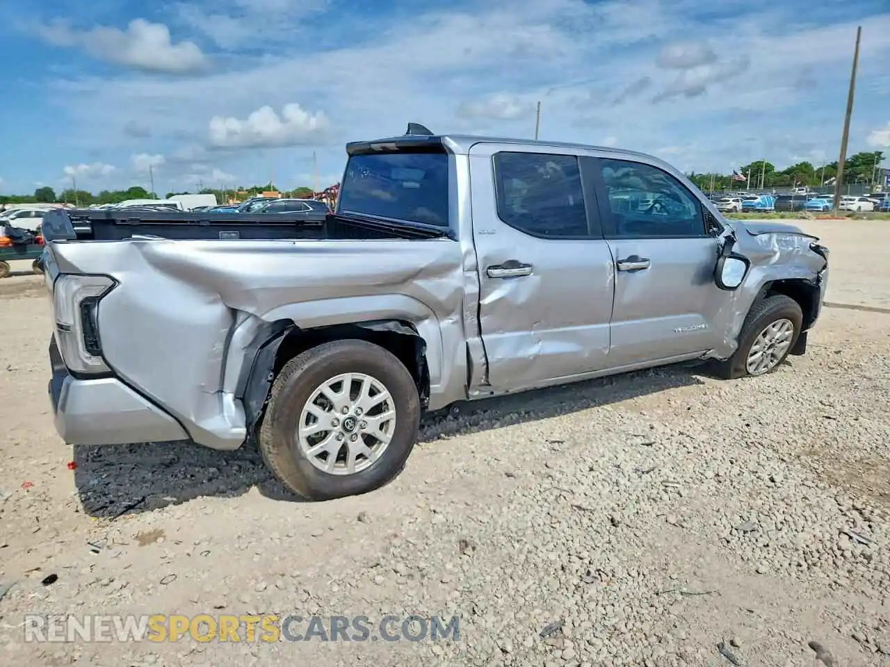 3 fotografías del automóvil dañado 3TMKB5FN3SM041838 TOYOTA TACOMA 2025