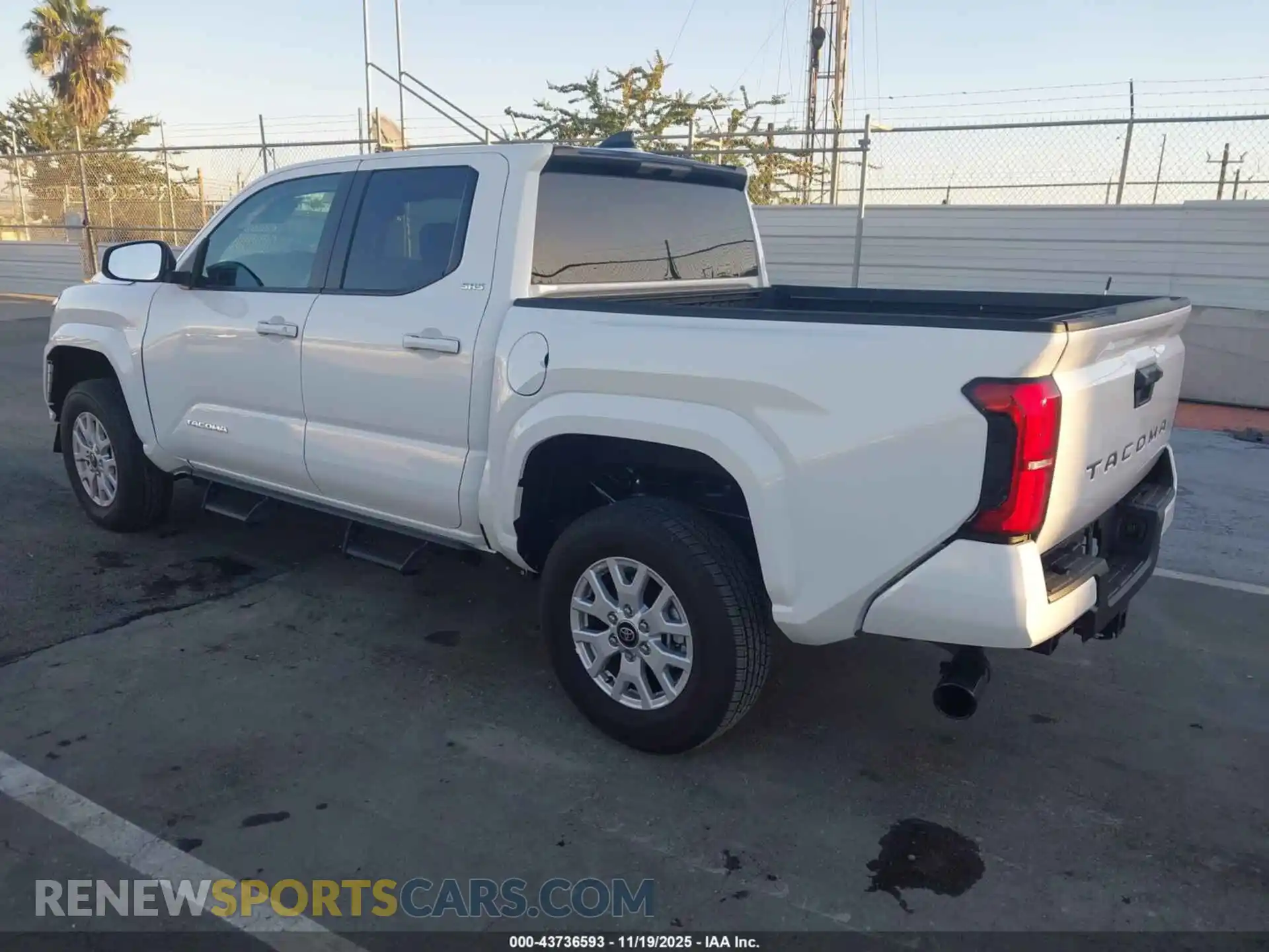 3 Photograph of a damaged car 3TMKB5FN5SM045213 TOYOTA TACOMA 2025