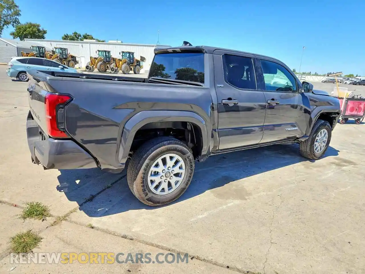 3 fotografías del automóvil dañado 3TMKB5FN5SM052677 TOYOTA TACOMA 2025
