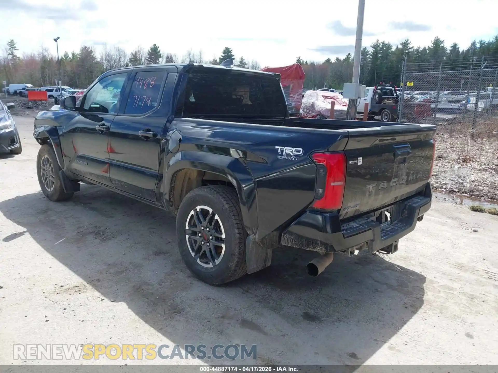 3 Фотография поврежденного автомобиля 3TMLB5JN8SM172694 TOYOTA TACOMA 2025