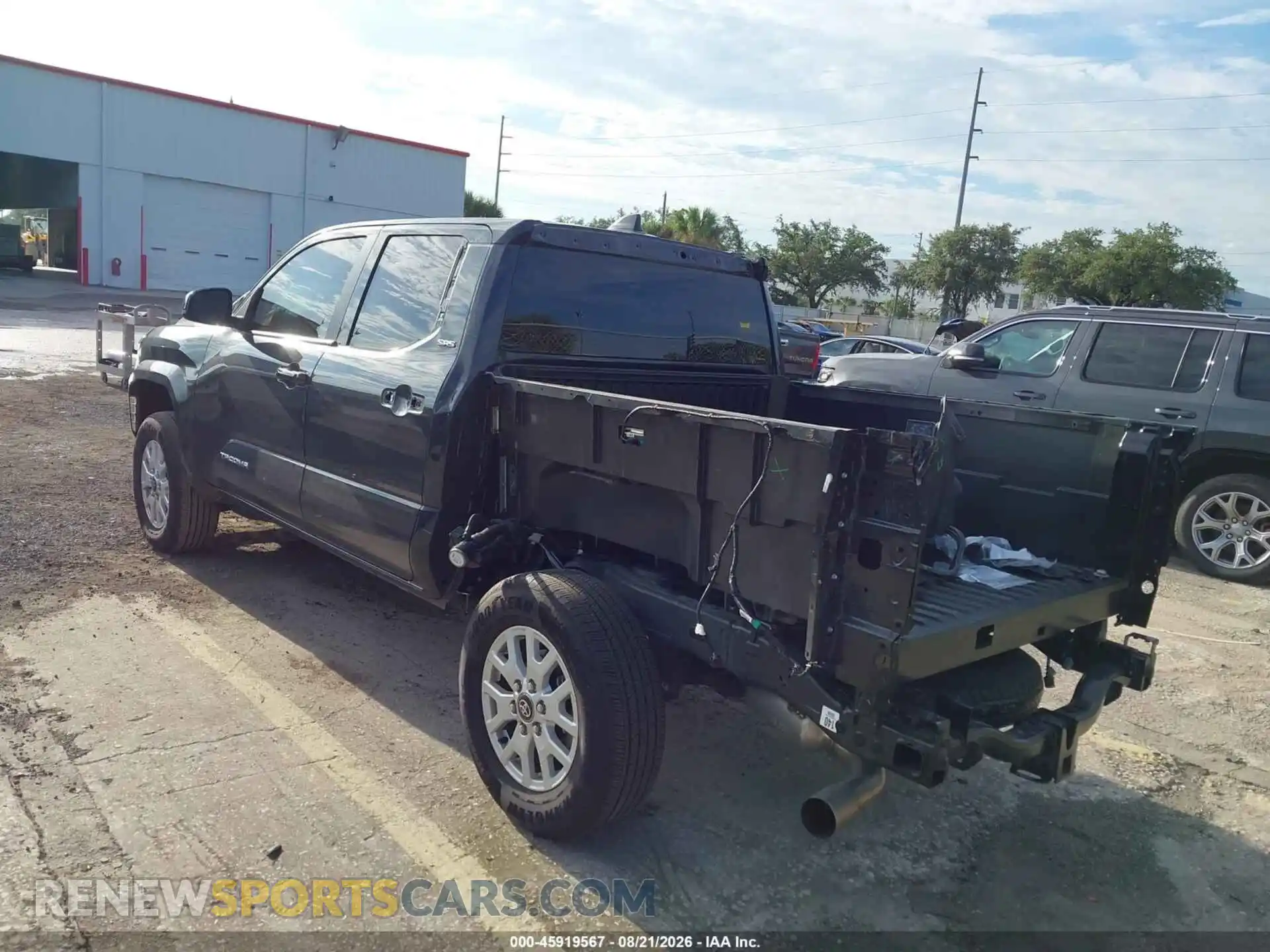 3 Фотография поврежденного автомобиля 3TYKB5FN3ST027958 TOYOTA TACOMA 2025