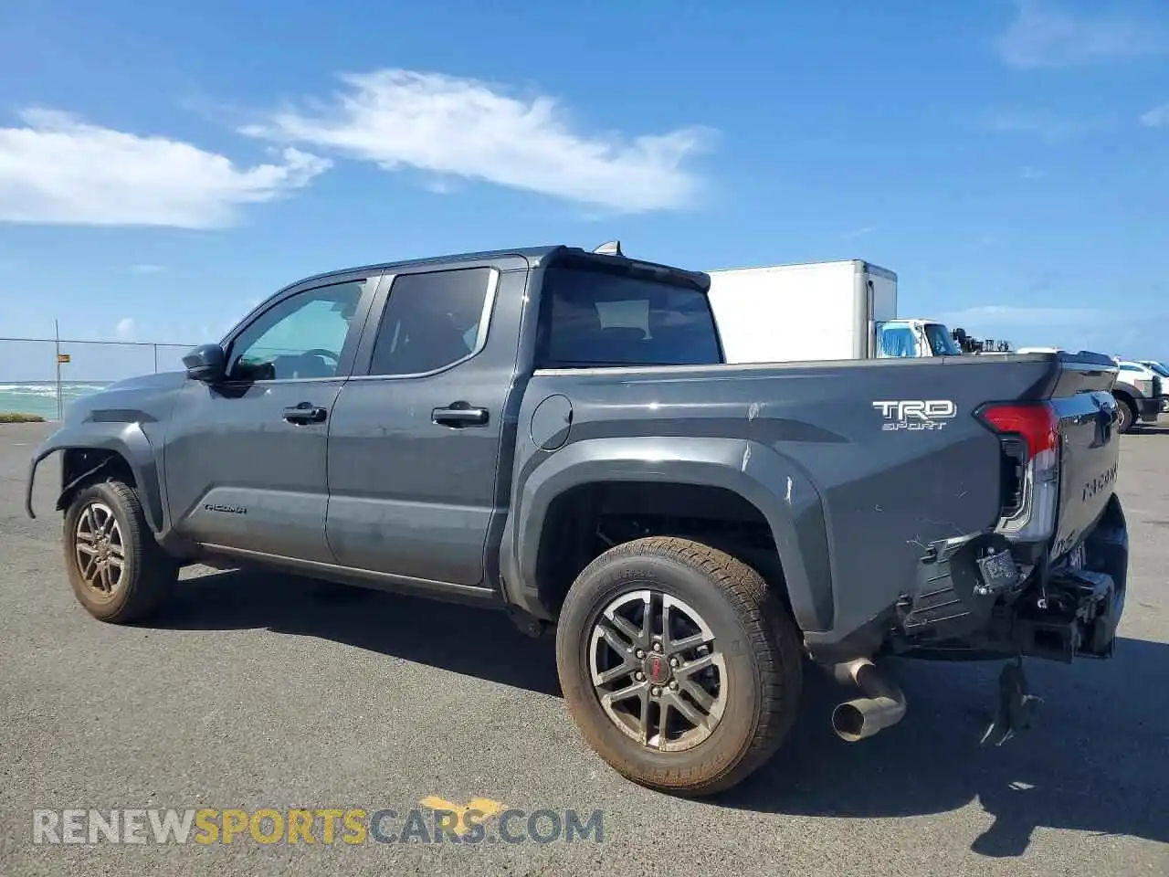 2 fotografías del automóvil dañado 3TYKB5FN4ST016242 TOYOTA TACOMA 2025
