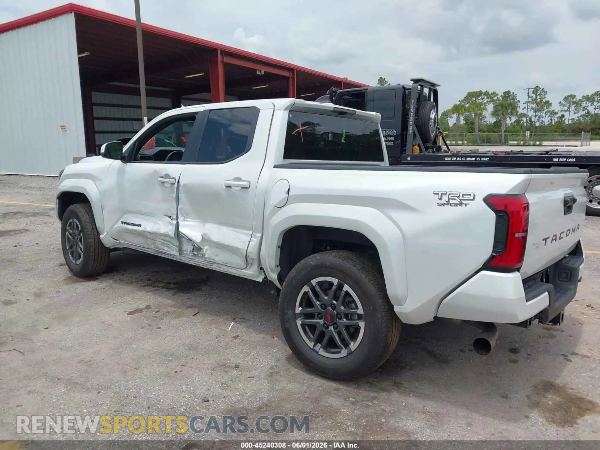 3 Photograph of a damaged car 3TYKB5FN4ST028746 TOYOTA TACOMA 2025