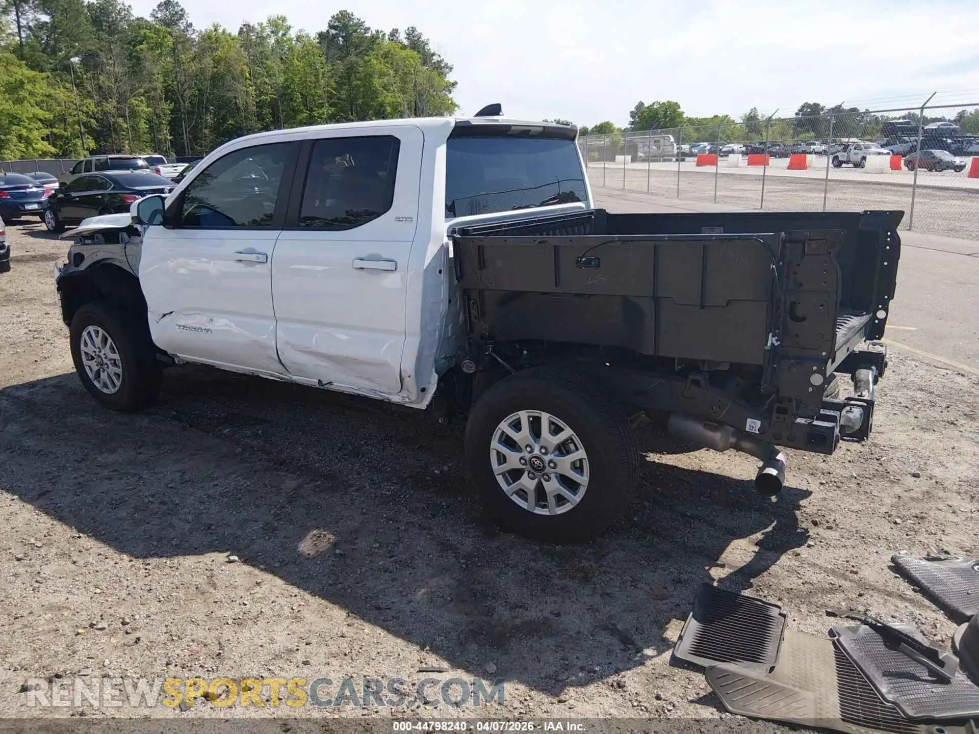 3 Фотография поврежденного автомобиля 3TYKB5FN5ST019019 TOYOTA TACOMA 2025