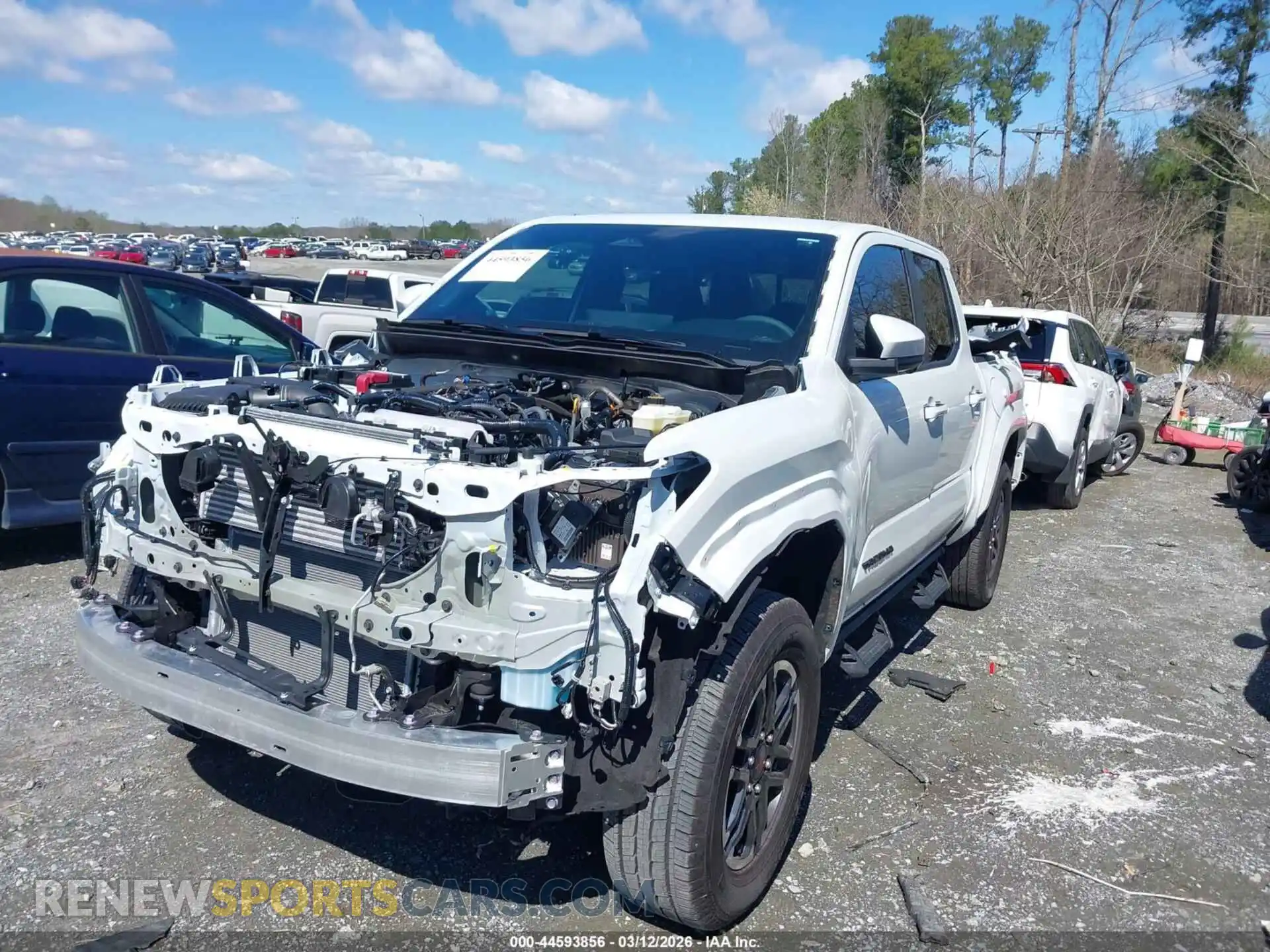 2 fotografías del automóvil dañado 3TYKB5FN7ST020298 TOYOTA TACOMA 2025