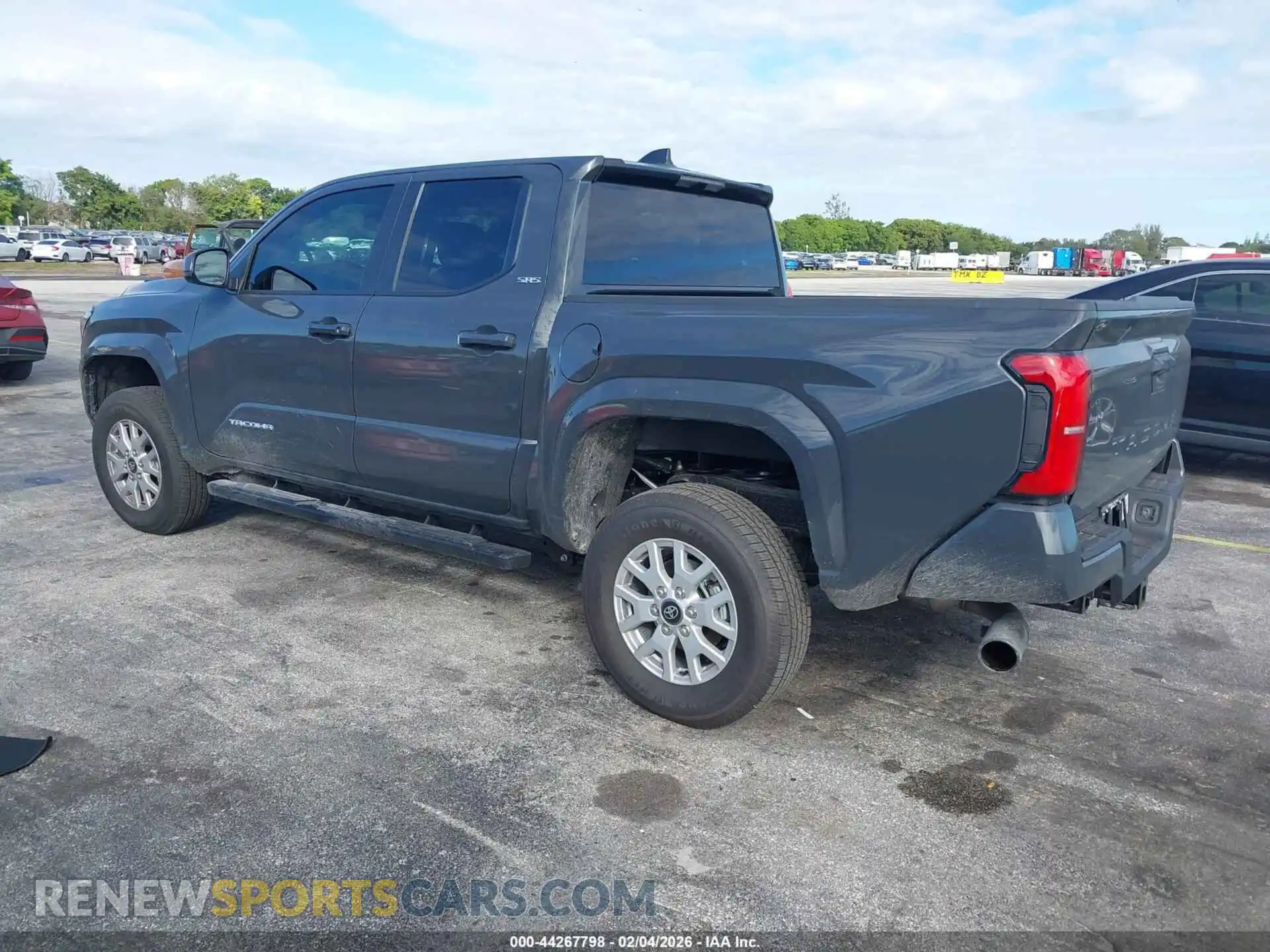 3 Фотография поврежденного автомобиля 3TYKB5FN7ST029518 TOYOTA TACOMA 2025
