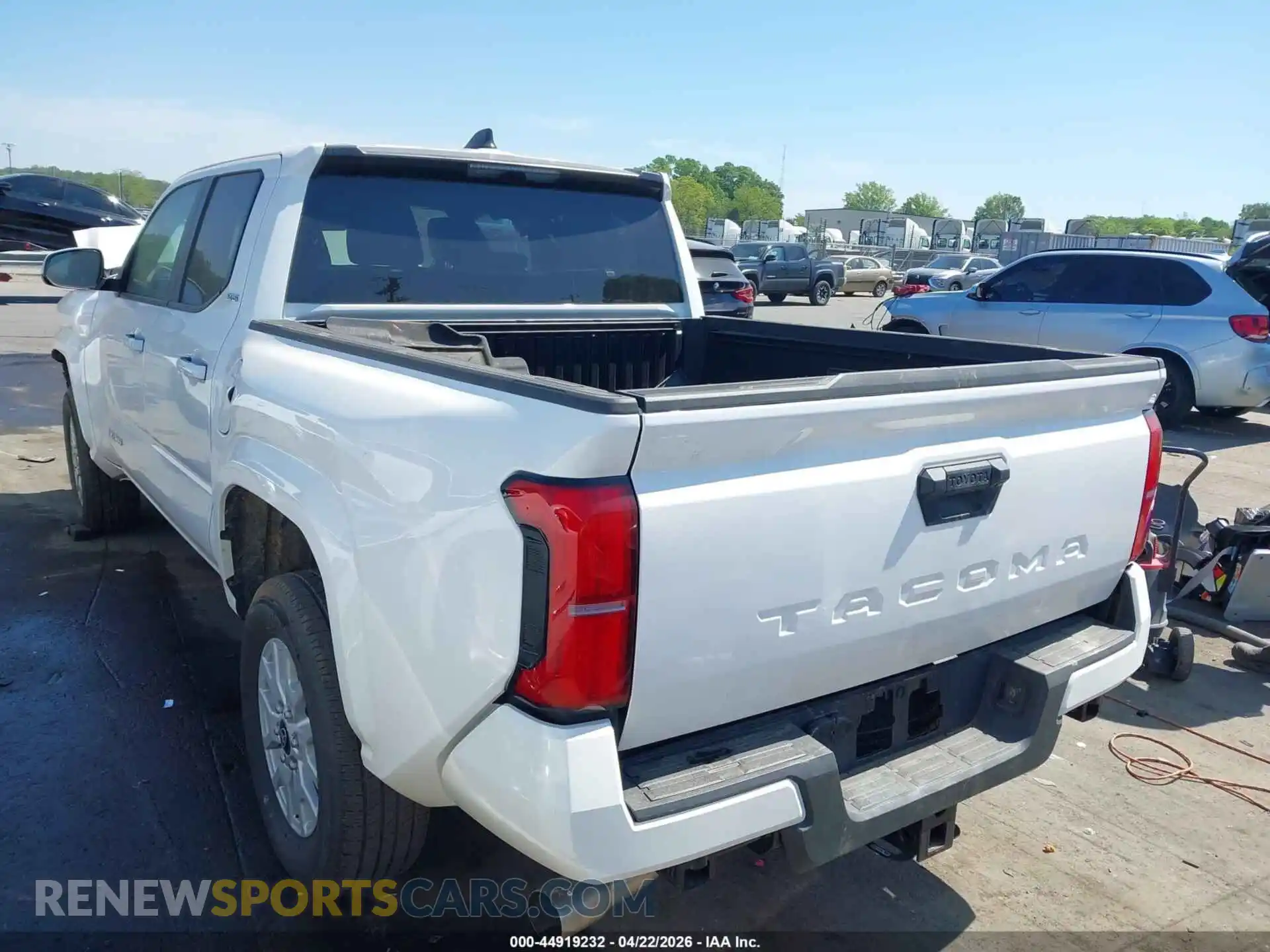 3 Photograph of a damaged car 3TYKB5FN8ST029205 TOYOTA TACOMA 2025