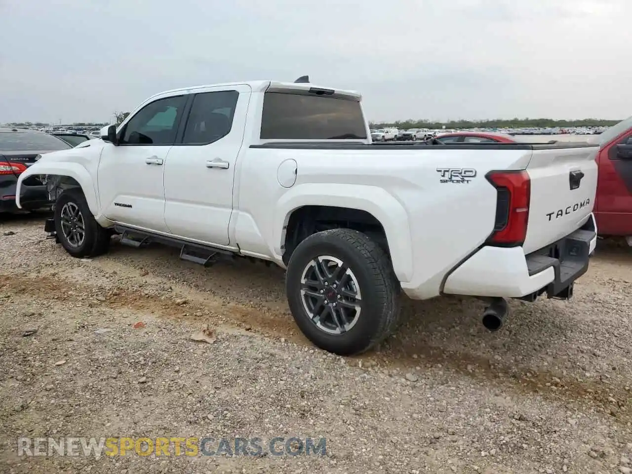 2 fotografías del automóvil dañado 3TYLB5FNXST017576 TOYOTA TACOMA 2025