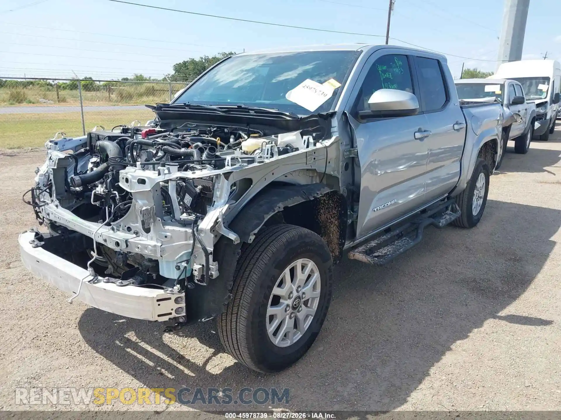 2 fotografías del automóvil dañado 3TMKB5FN0TM060736 TOYOTA TACOMA 2026