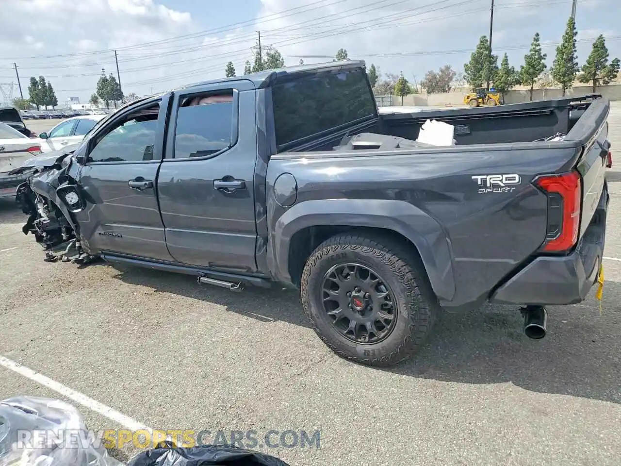 2 Фотография поврежденного автомобиля 3TMKB5FN8TM054571 TOYOTA TACOMA 2026