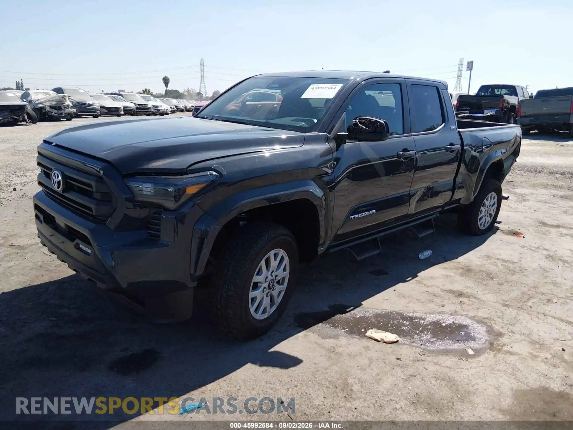 2 fotografías del automóvil dañado 3TMKB5FN8TM055767 TOYOTA TACOMA 2026