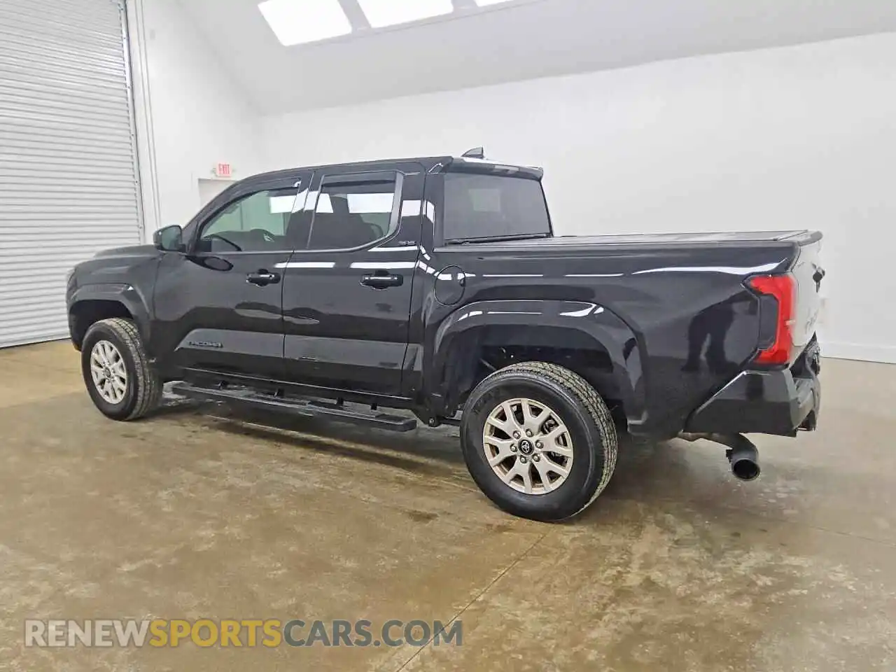 2 Фотография поврежденного автомобиля 3TMKB5FN9TM060511 TOYOTA TACOMA 2026