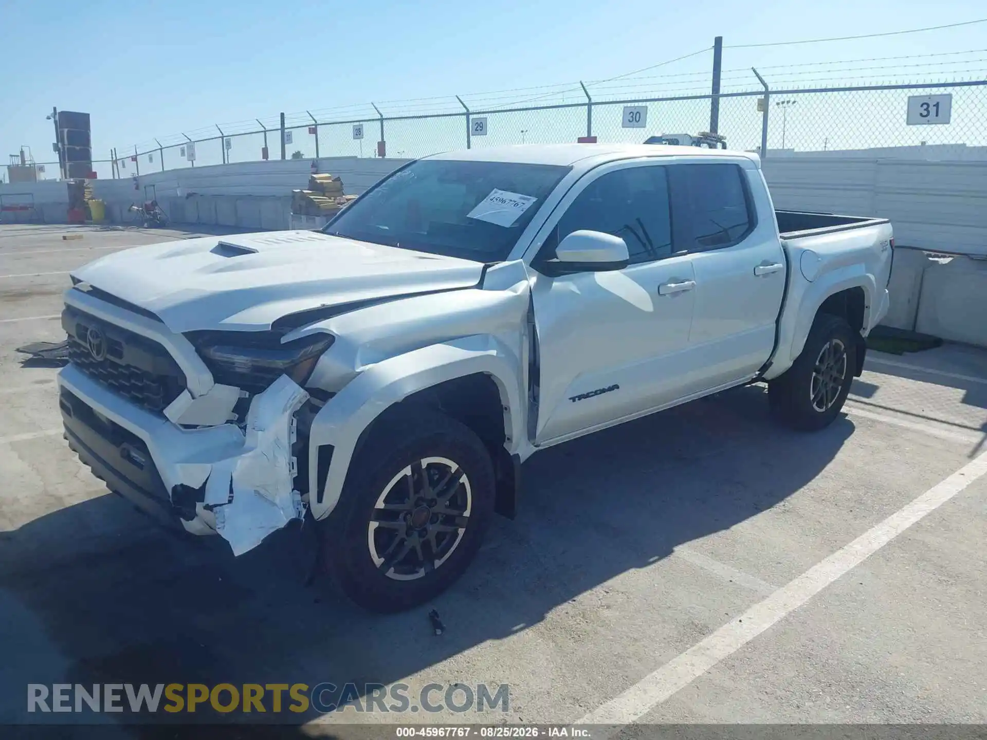 2 fotografías del automóvil dañado 3TYKB5FN2TT036586 TOYOTA TACOMA 2026