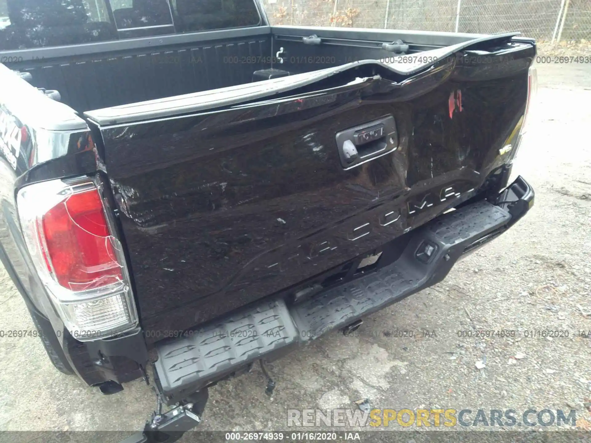 6 Photograph of a damaged car 5TFCZ5AN2LX222352 TOYOTA TACOMA 4WD 2020