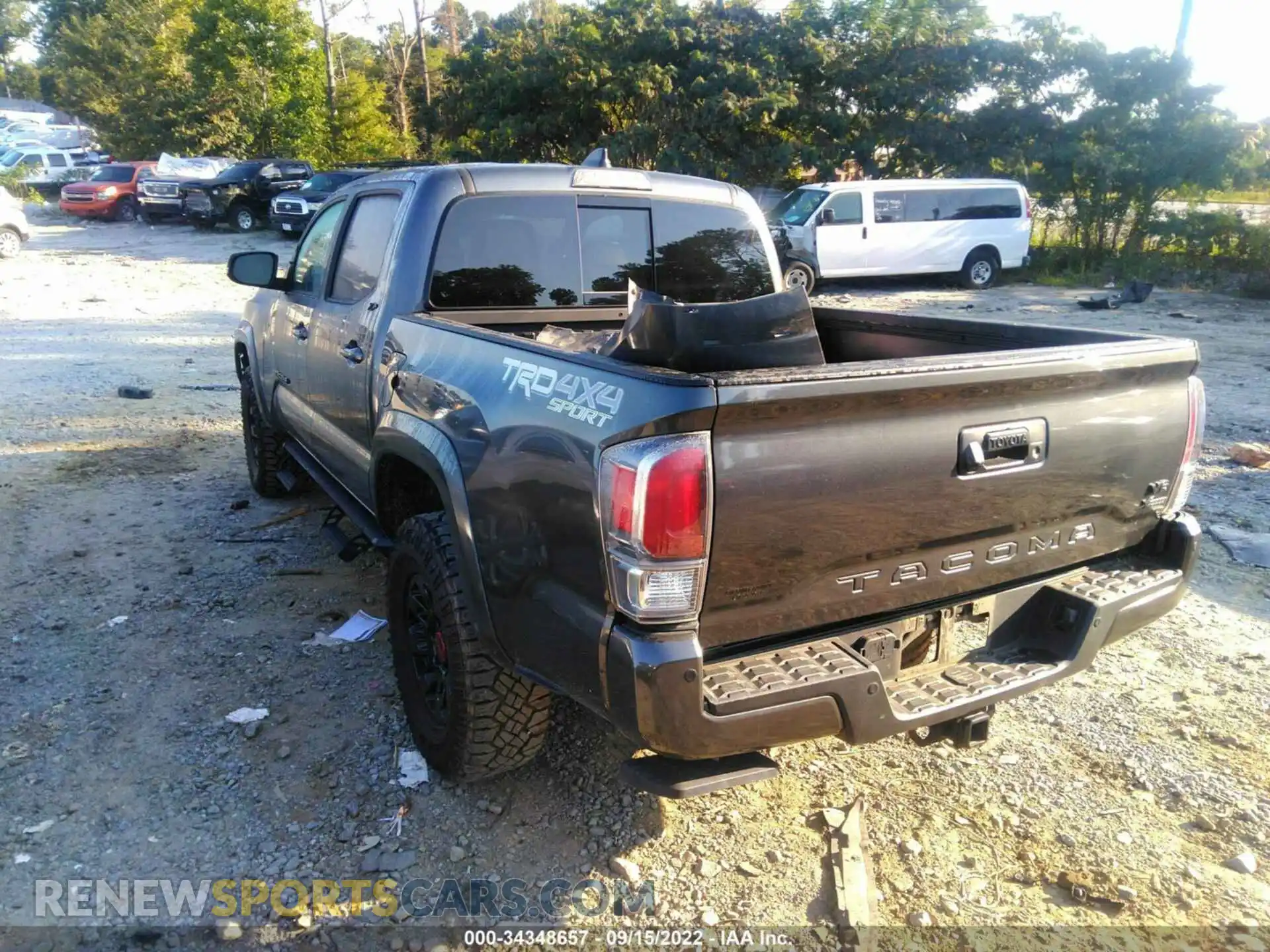 3 Фотография поврежденного автомобиля 3TMCZ5AN1MM435316 TOYOTA TACOMA 4WD 2021