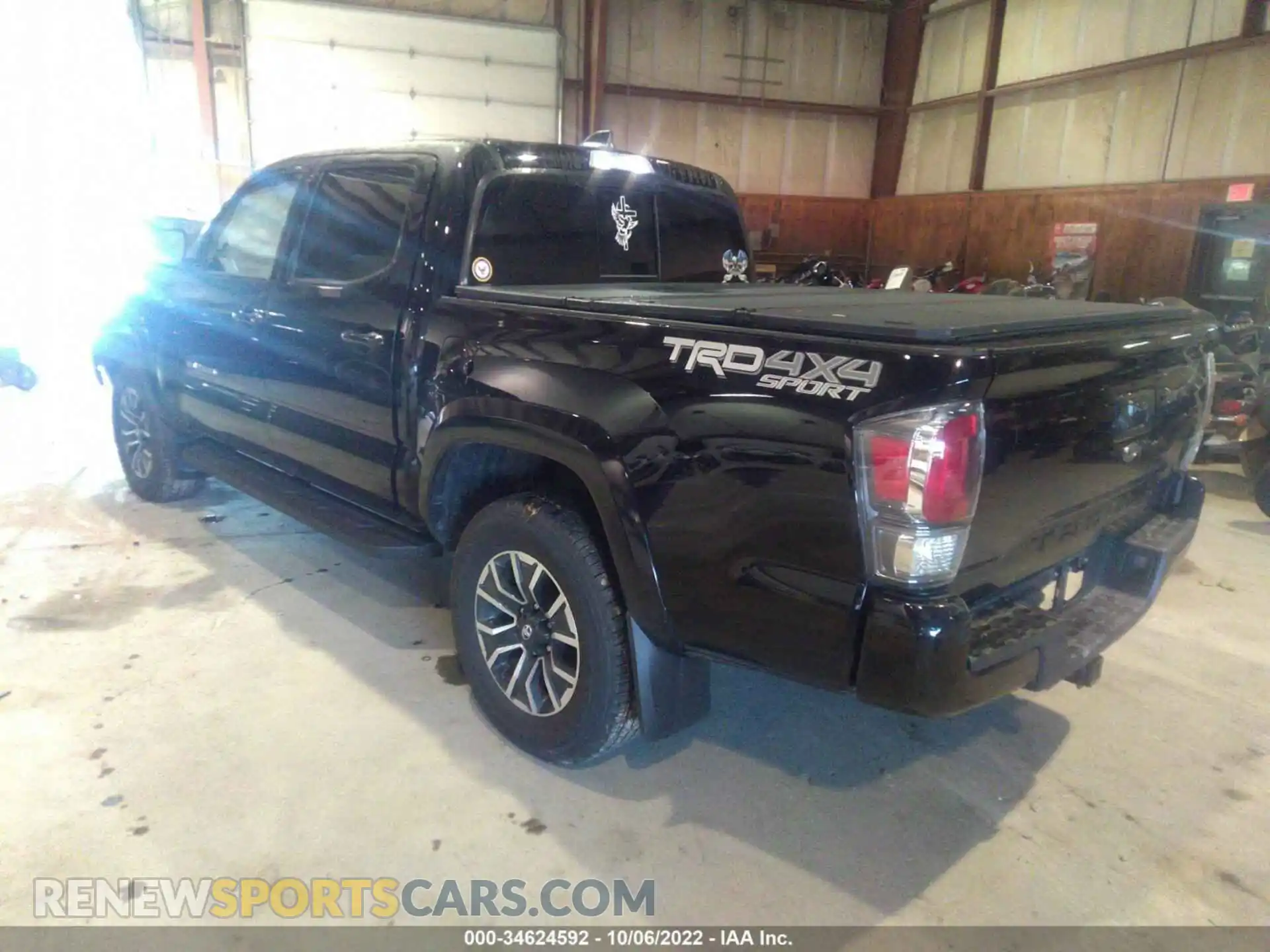 3 Фотография поврежденного автомобиля 3TYCZ5AN6MT027737 TOYOTA TACOMA 4WD 2021