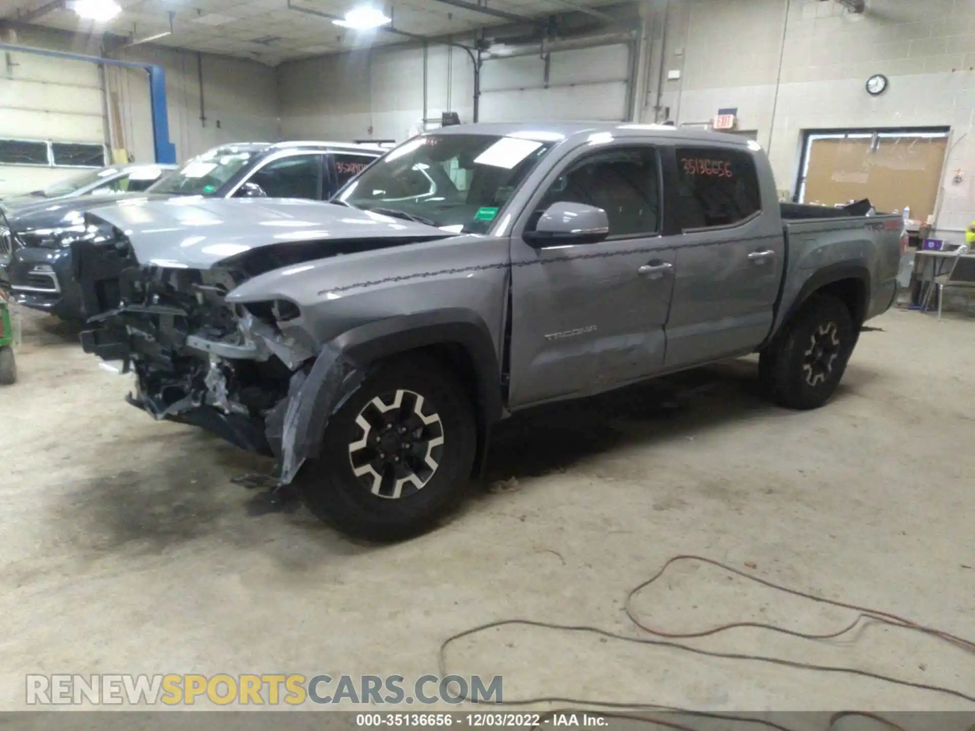 2 fotografías del automóvil dañado 3TYCZ5AN9MT037288 TOYOTA TACOMA 4WD 2021
