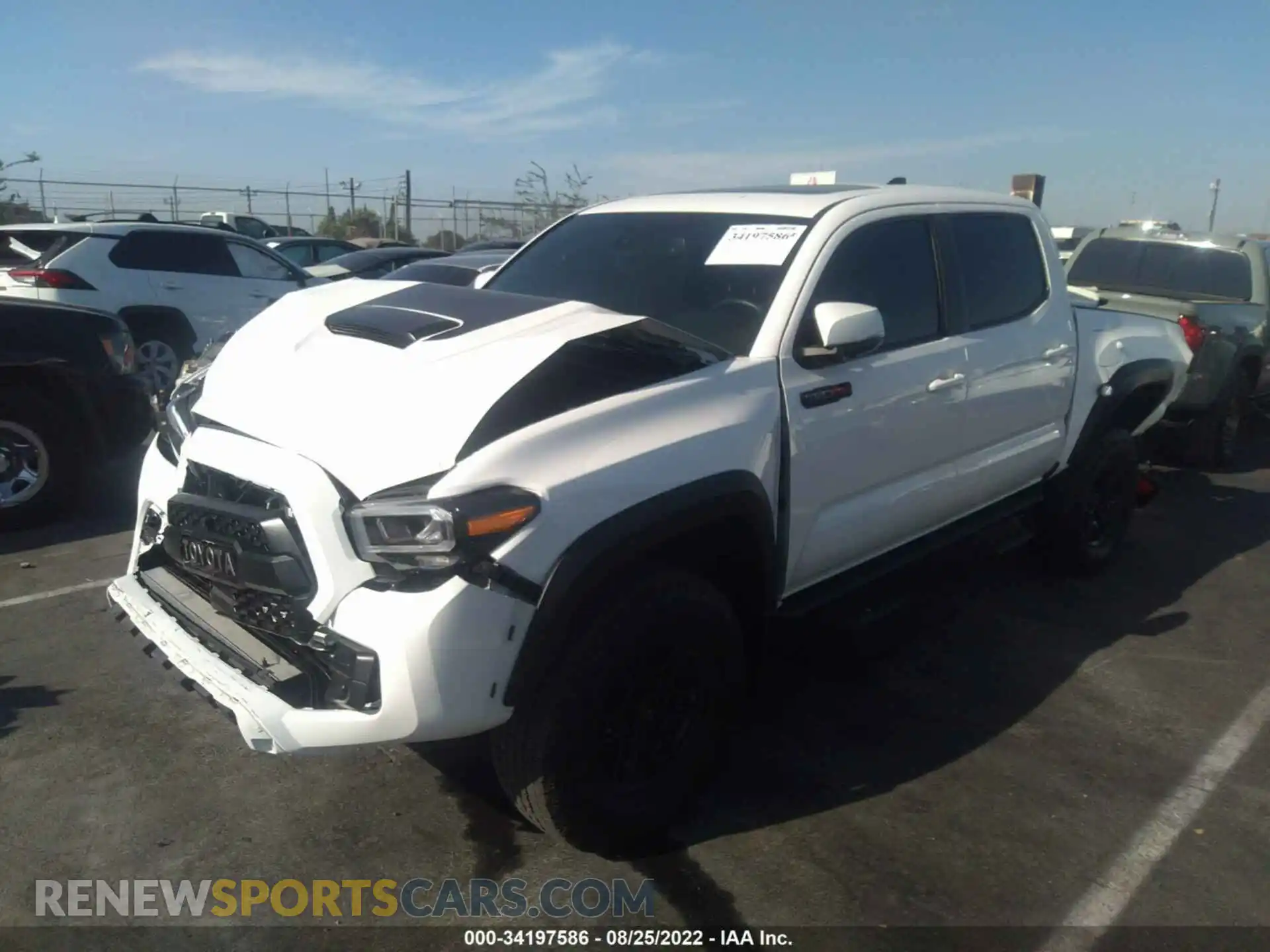 2 fotografías del automóvil dañado 5TFCZ5AN0MX253679 TOYOTA TACOMA 4WD 2021