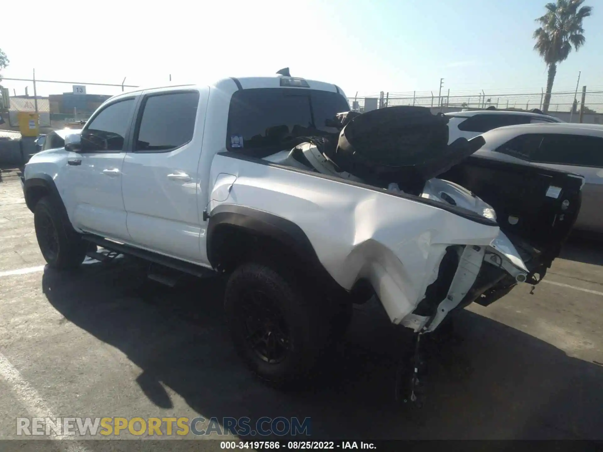 3 fotografías del automóvil dañado 5TFCZ5AN0MX253679 TOYOTA TACOMA 4WD 2021
